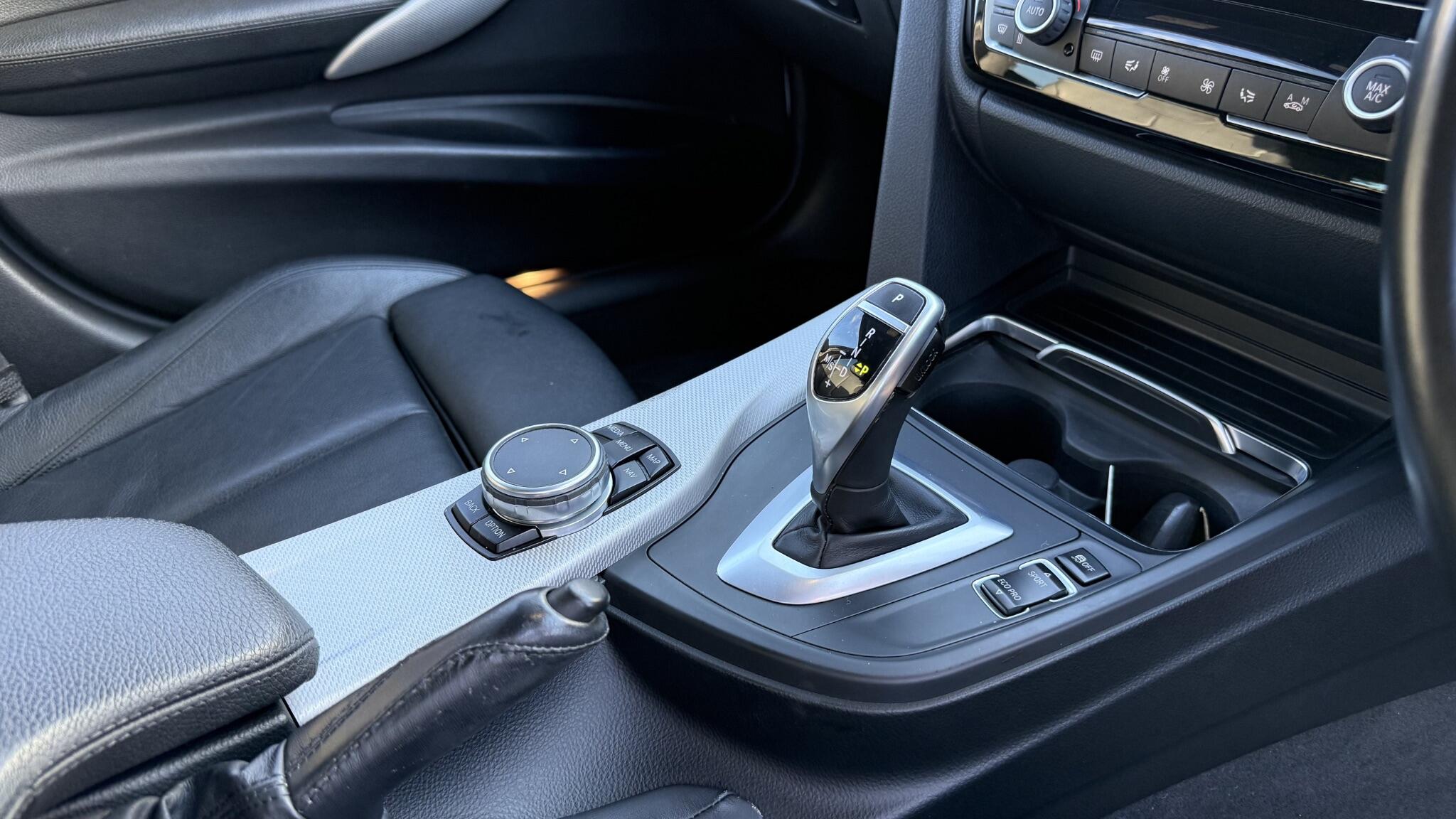 BMW 3 Series view 26
