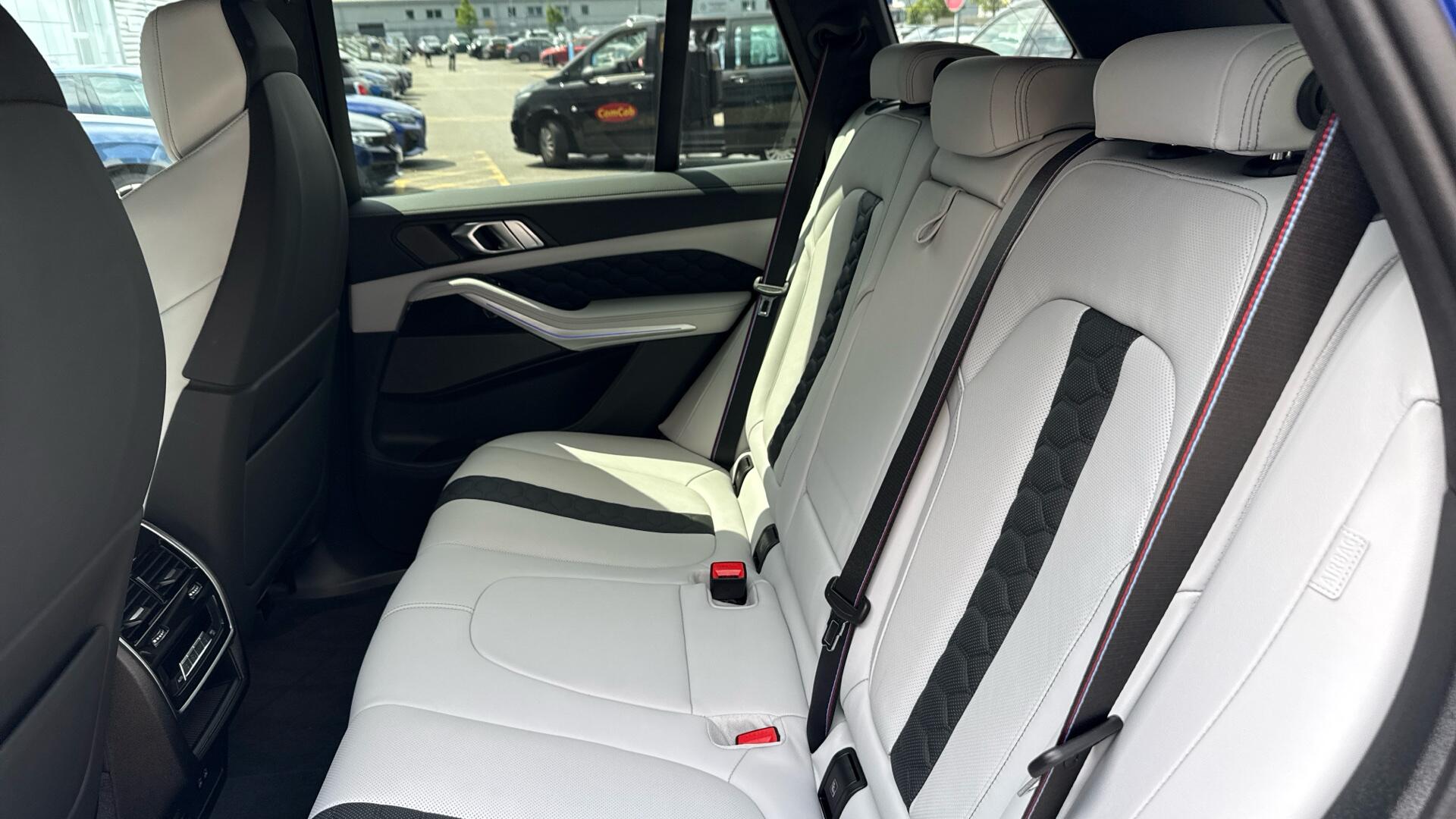 BMW X5 M view 12