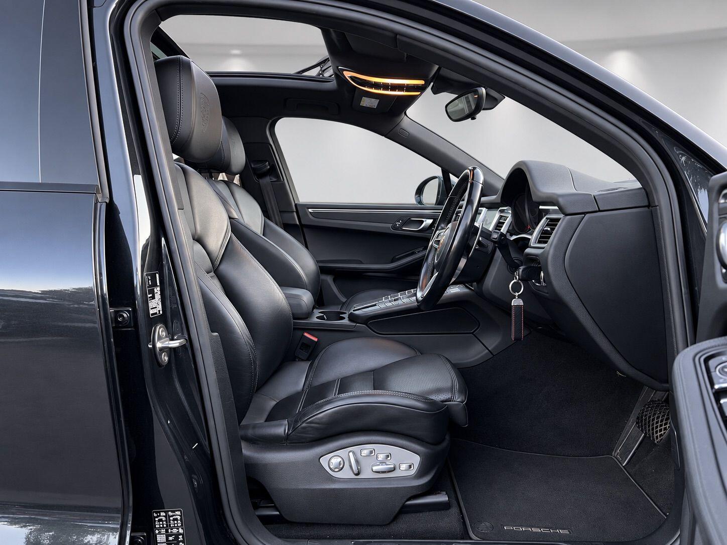 Porsche Macan view 21