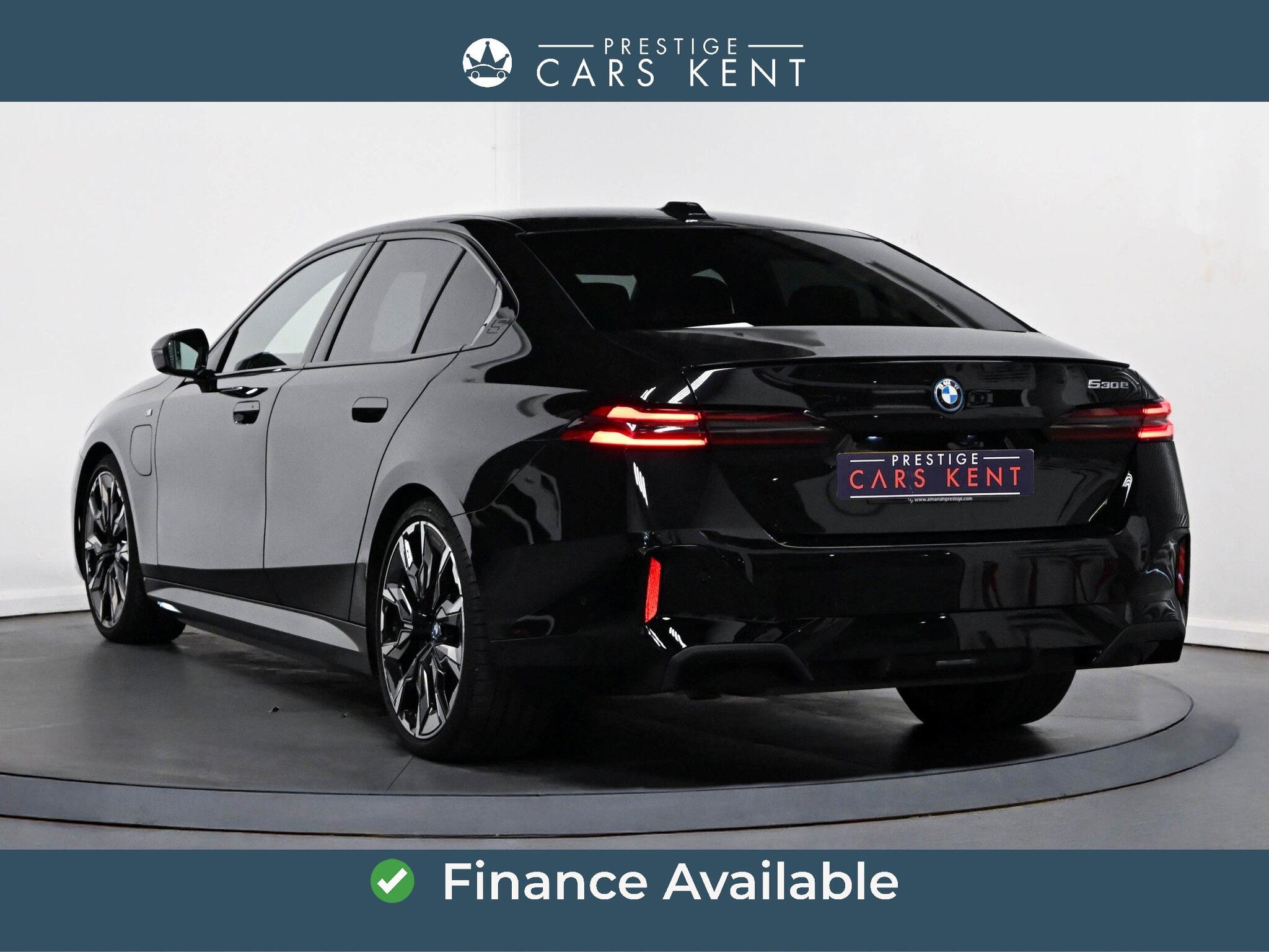 BMW 5 Series view 3