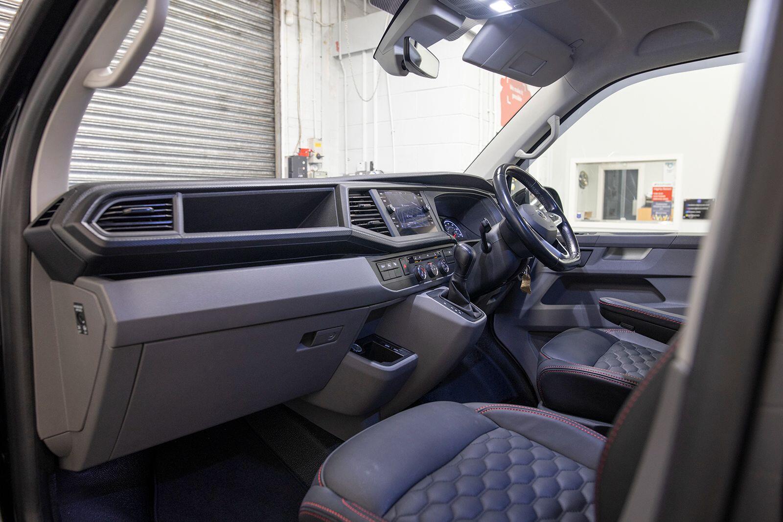 Volkswagen Transporter view 50