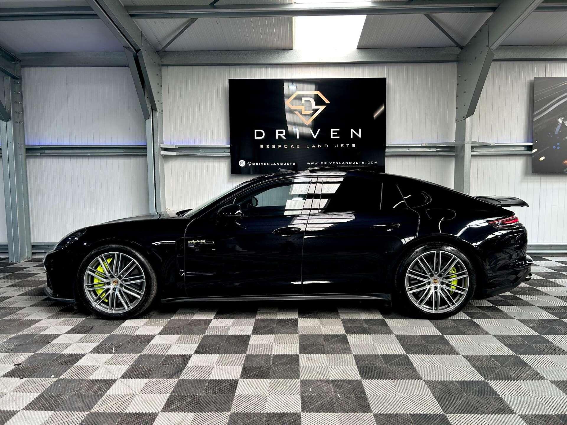Porsche Panamera view 10