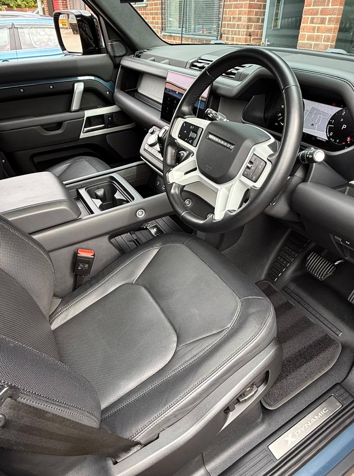 Land Rover Defender view 52