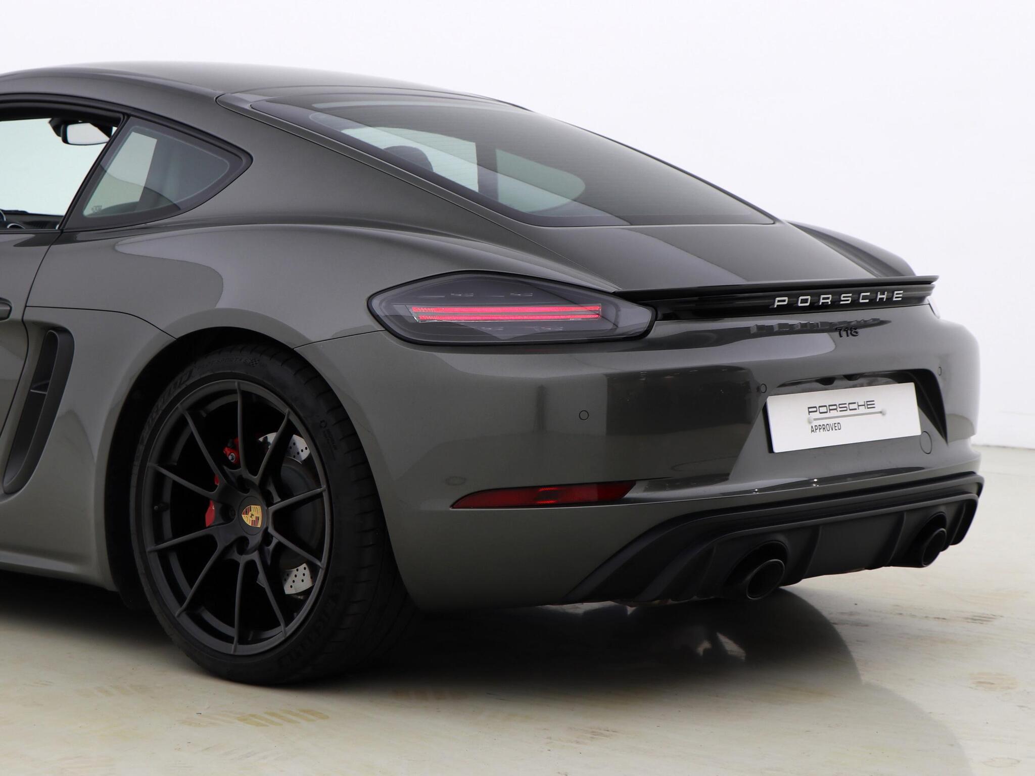 Porsche Cayman view 18