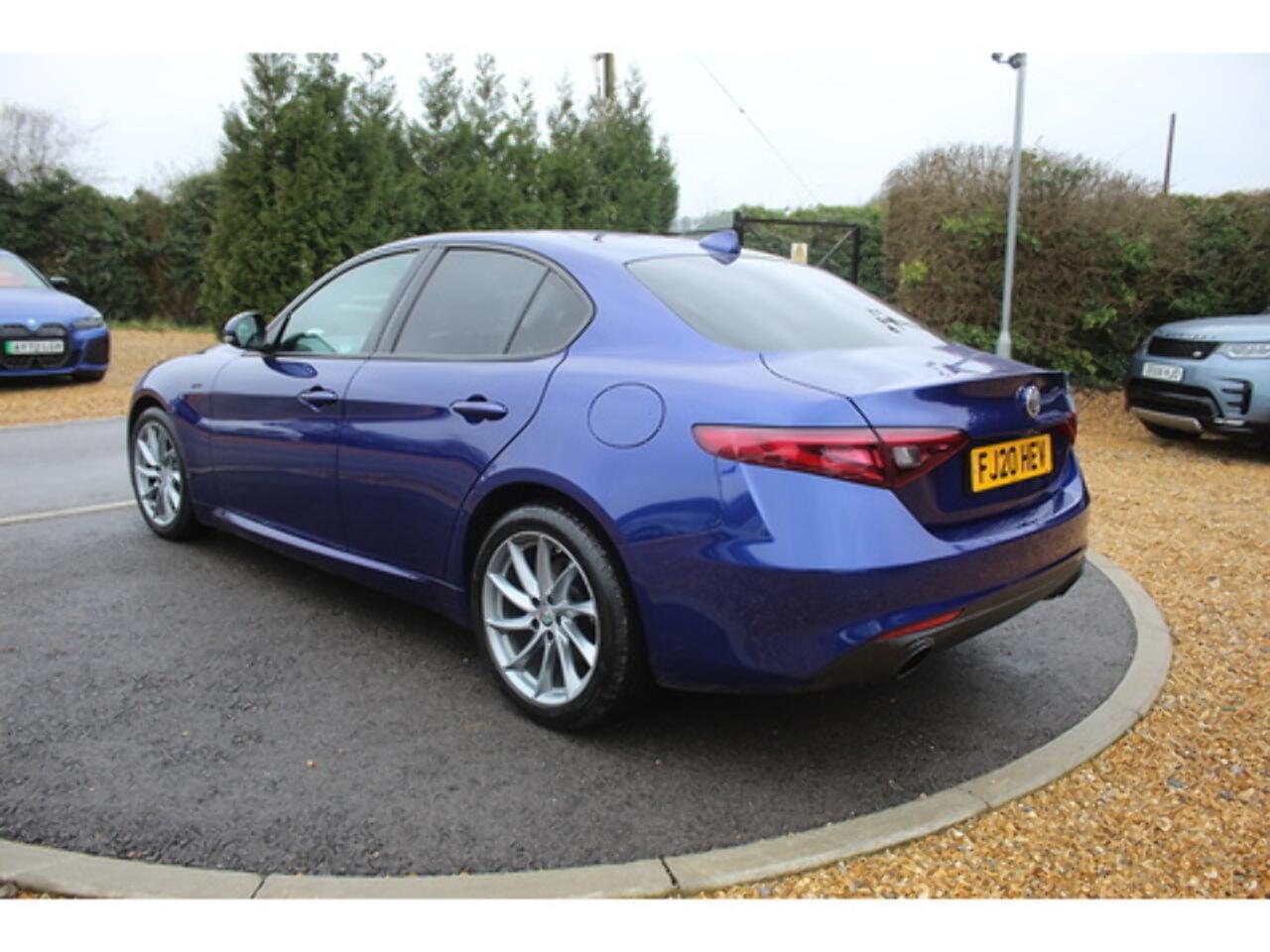 Alfa Romeo Giulia view 10