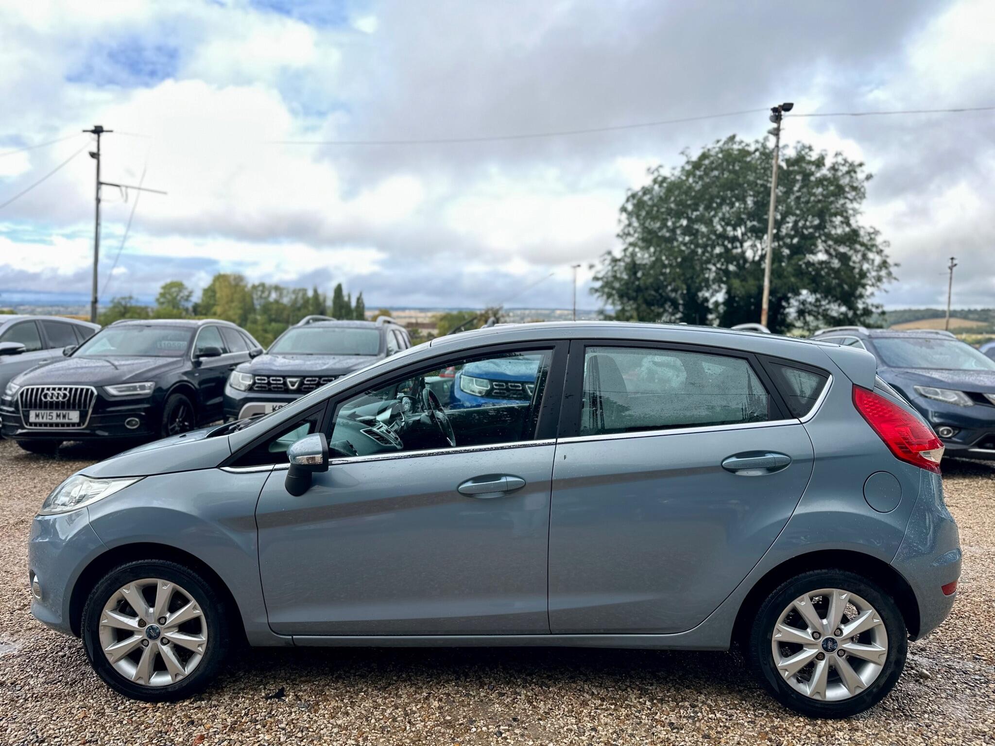 Ford Fiesta view 9
