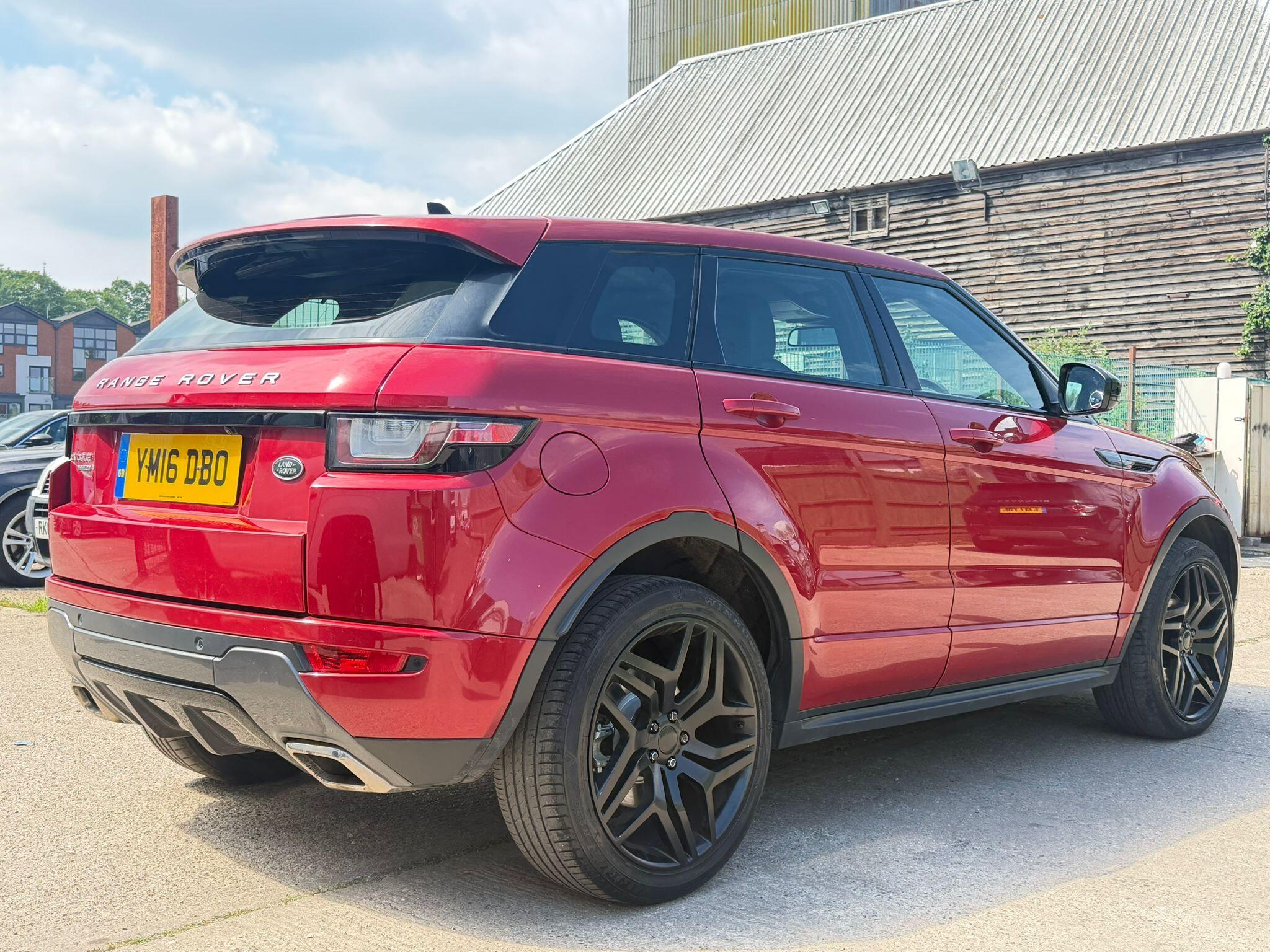 Land Rover Range Rover Evoque view 3