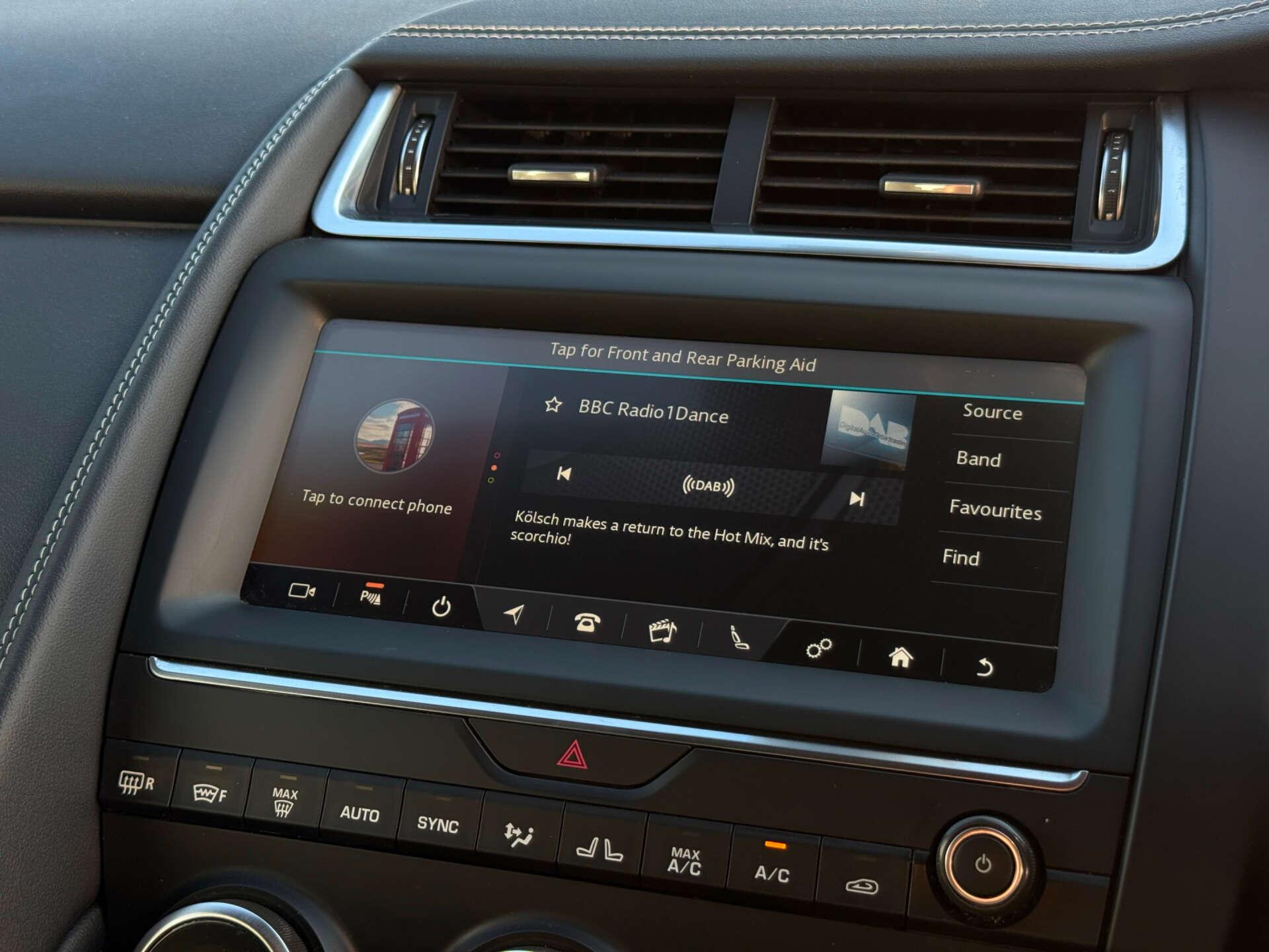 Jaguar E-Pace view 70