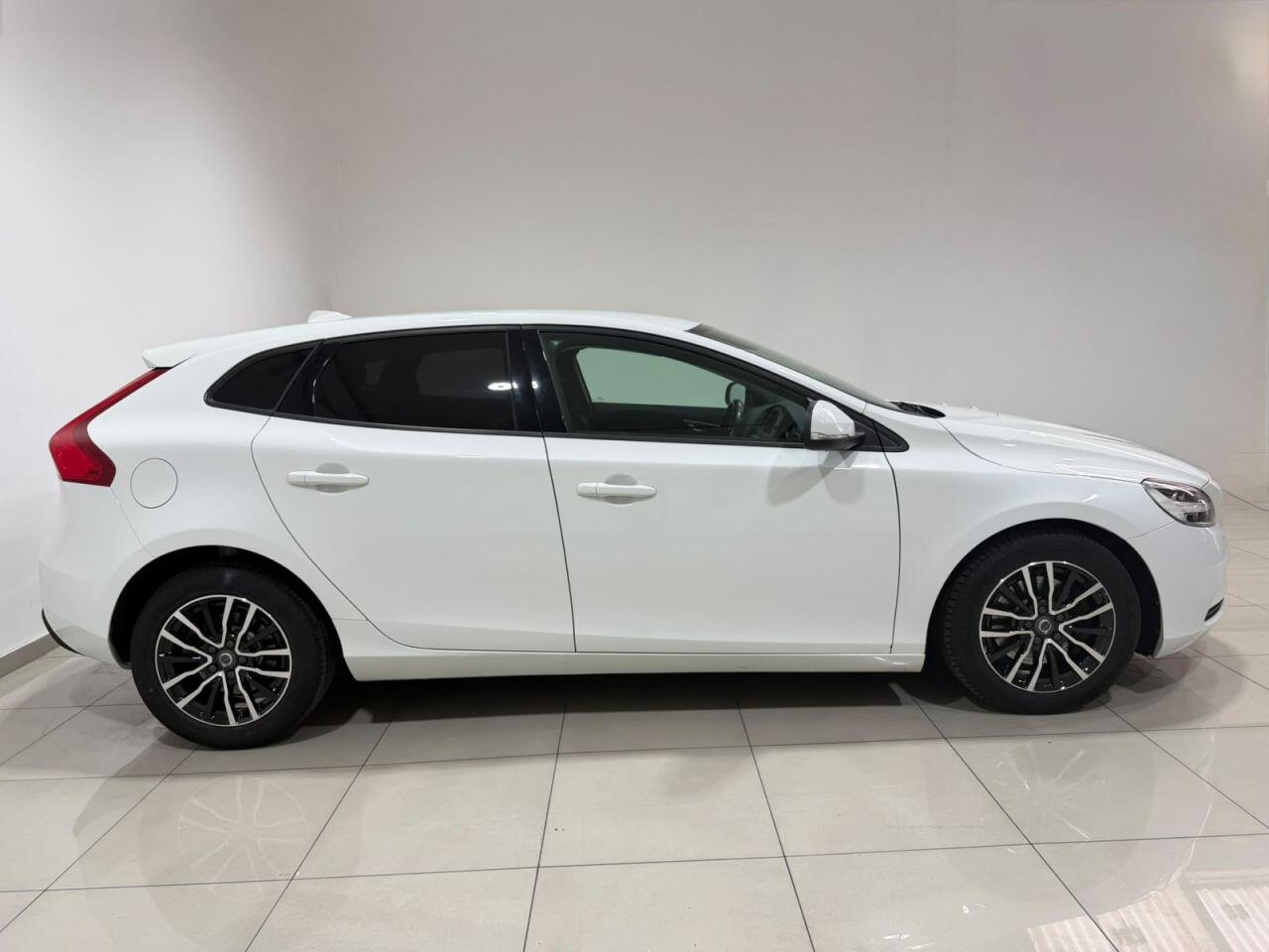 Volvo V40 view 13