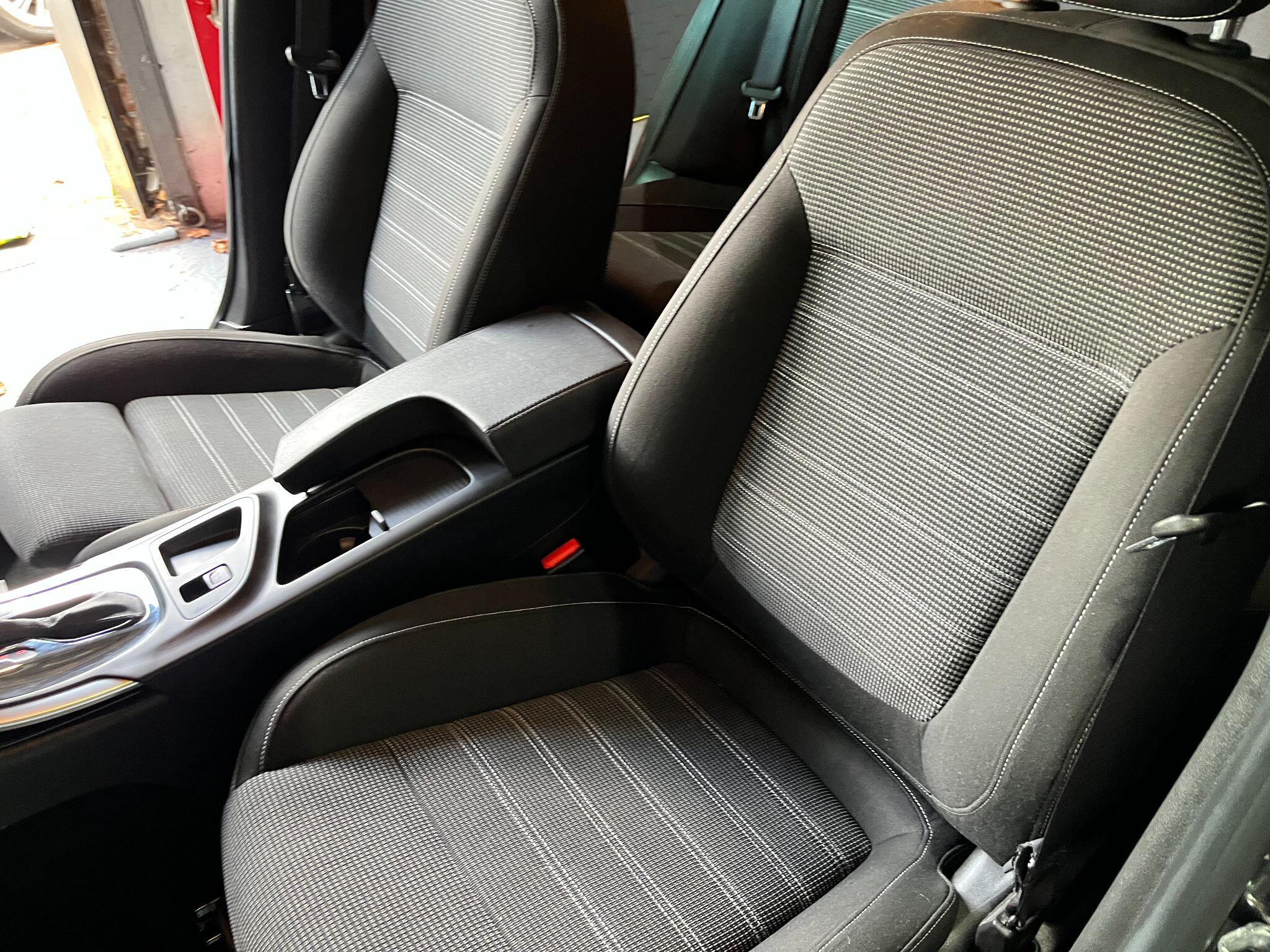 Vauxhall Insignia view 35