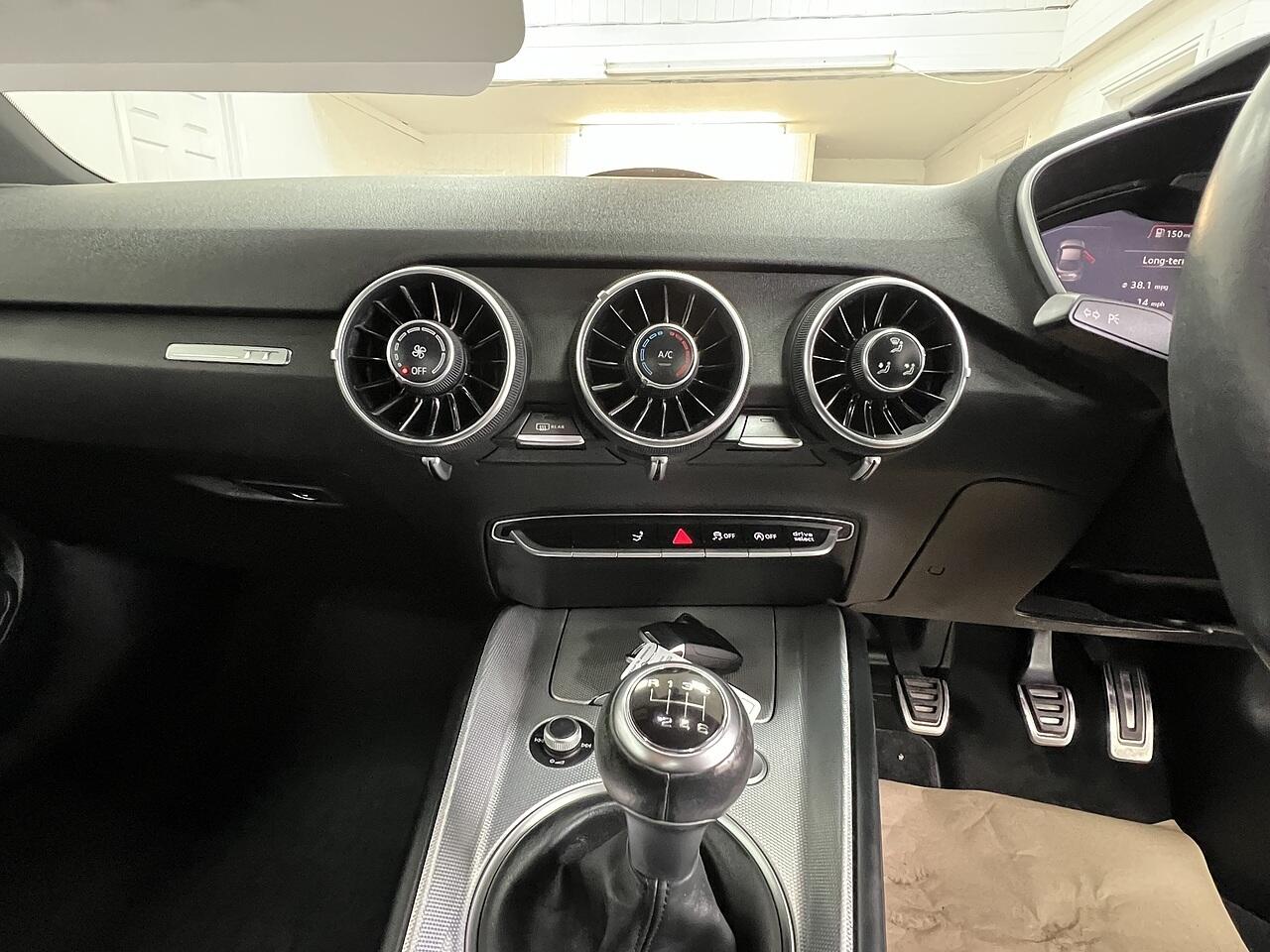 Audi TT view 10