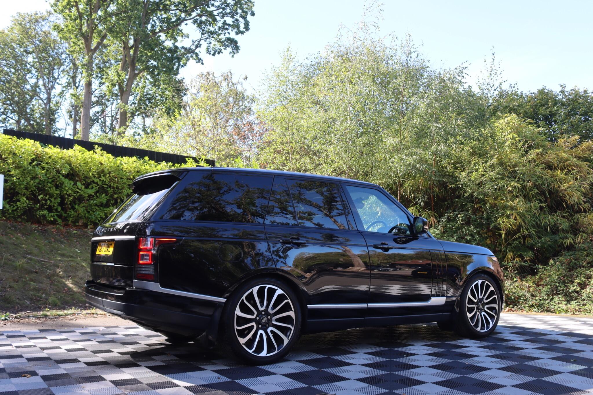 Land Rover Range Rover view 37