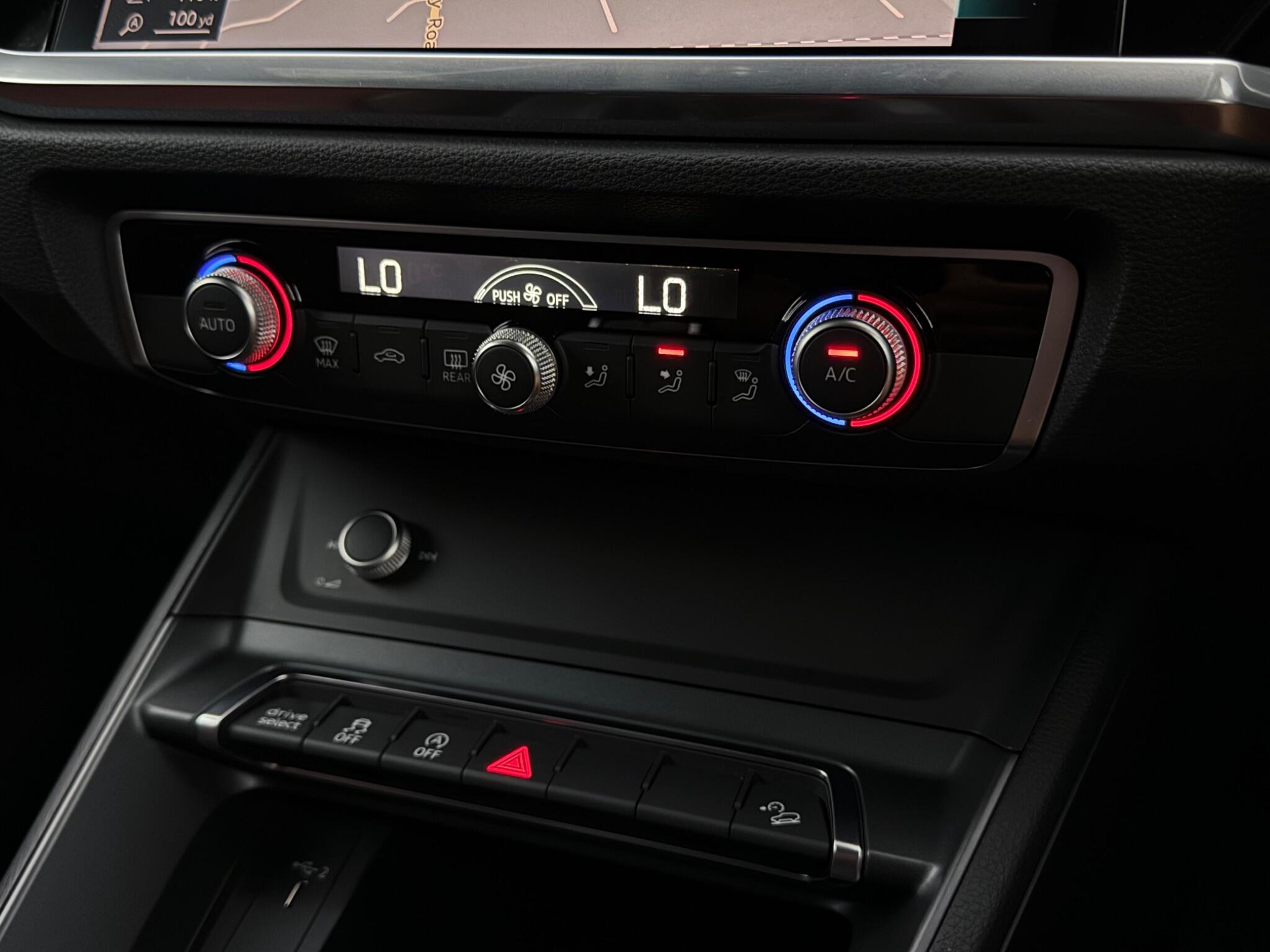 Audi Q3 view 24