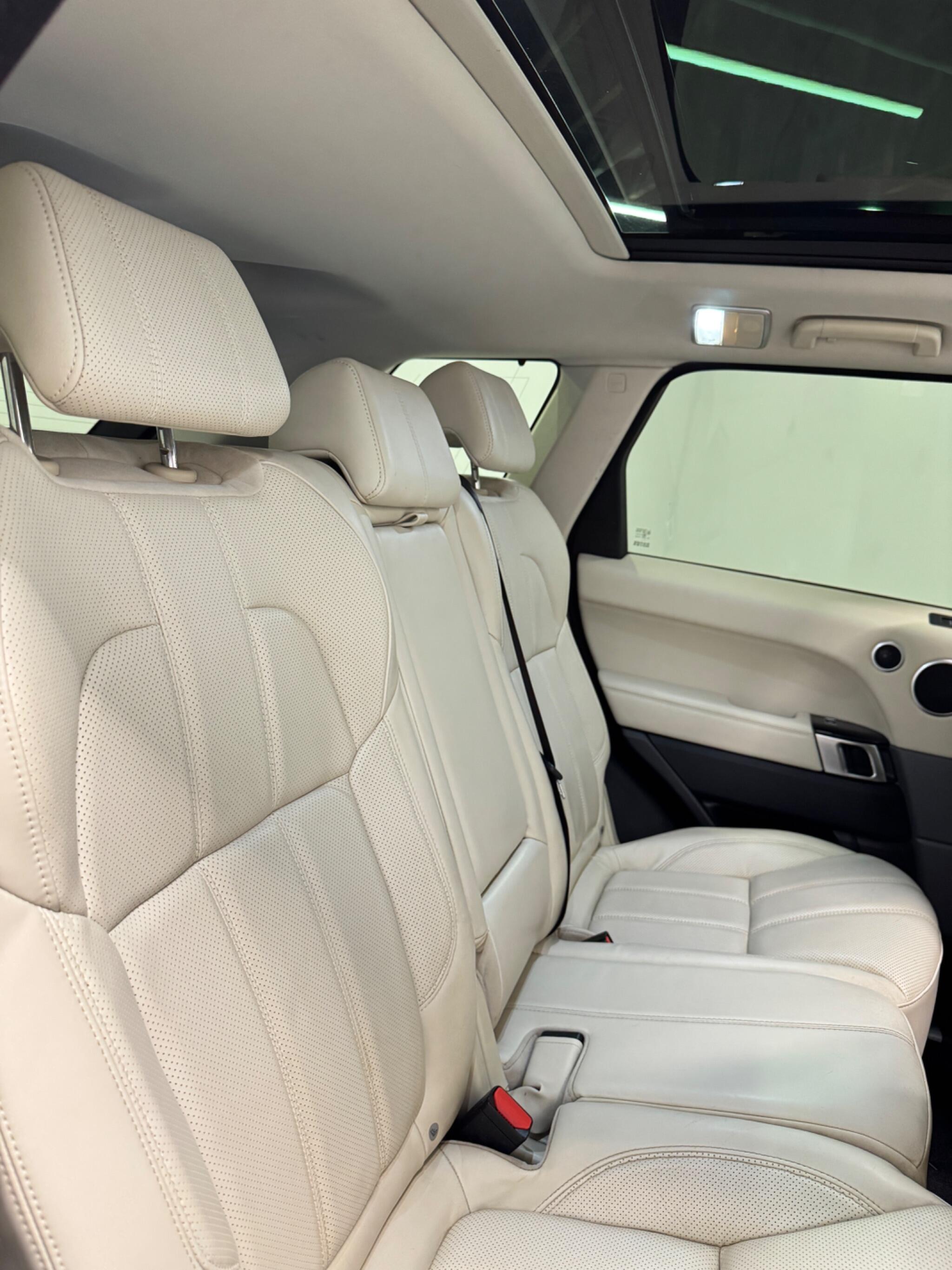 Land Rover Range Rover Sport view 13
