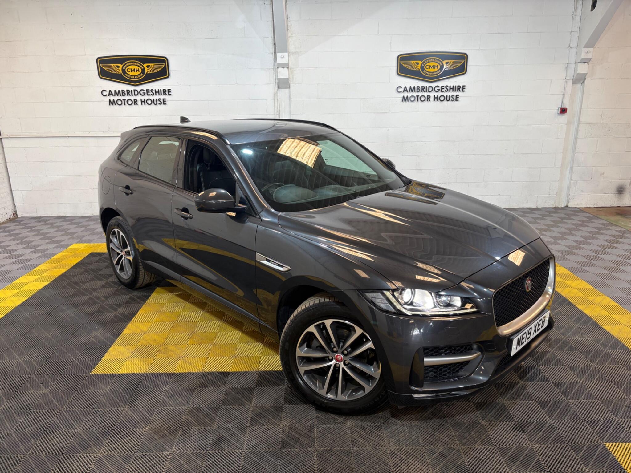 Jaguar F-Pace view 8