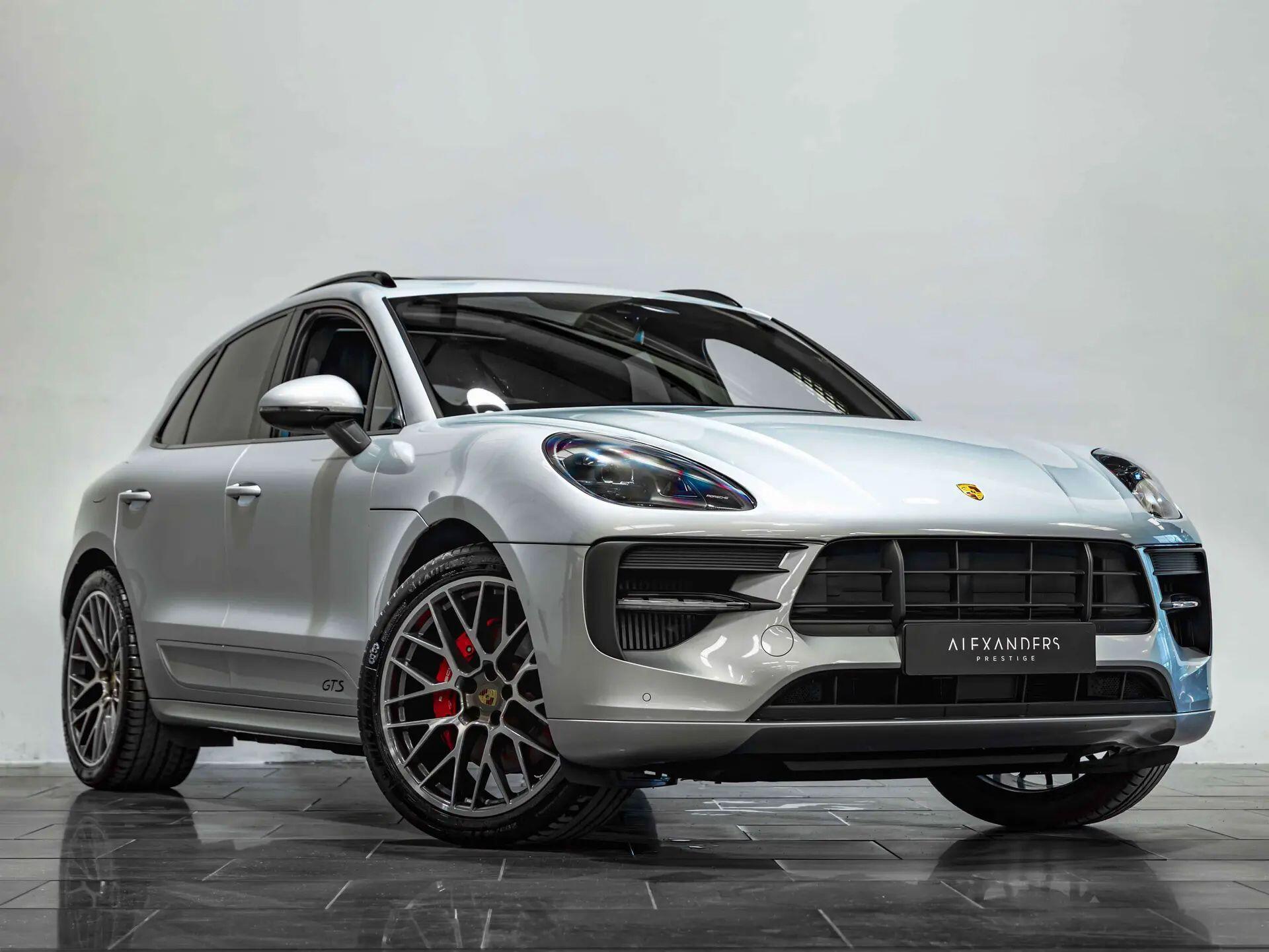 Porsche Macan view 8
