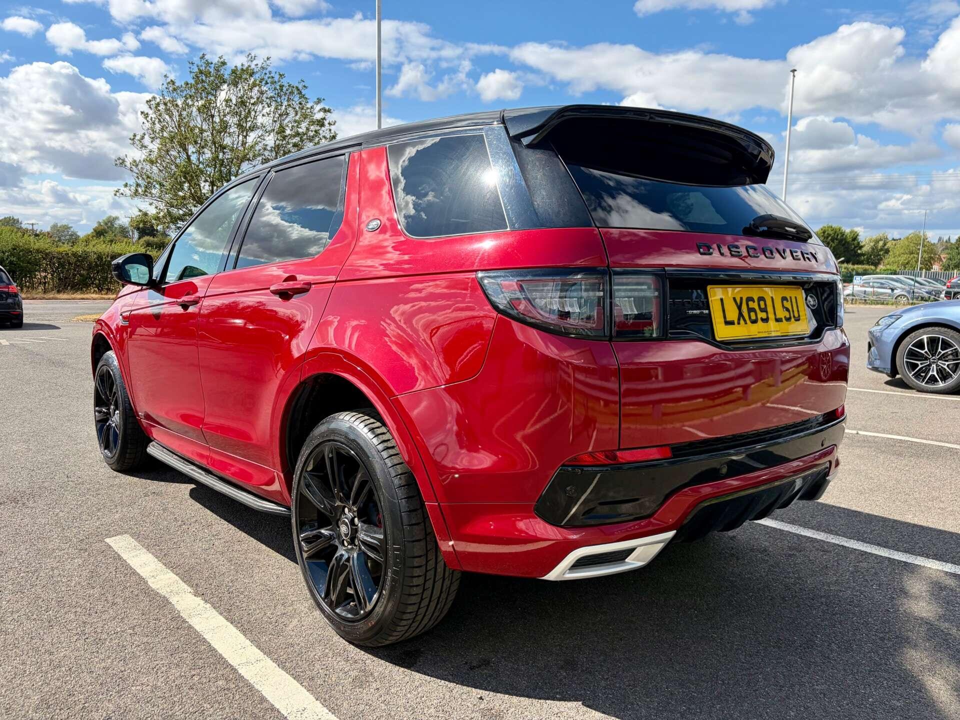 Land Rover Discovery Sport view 6