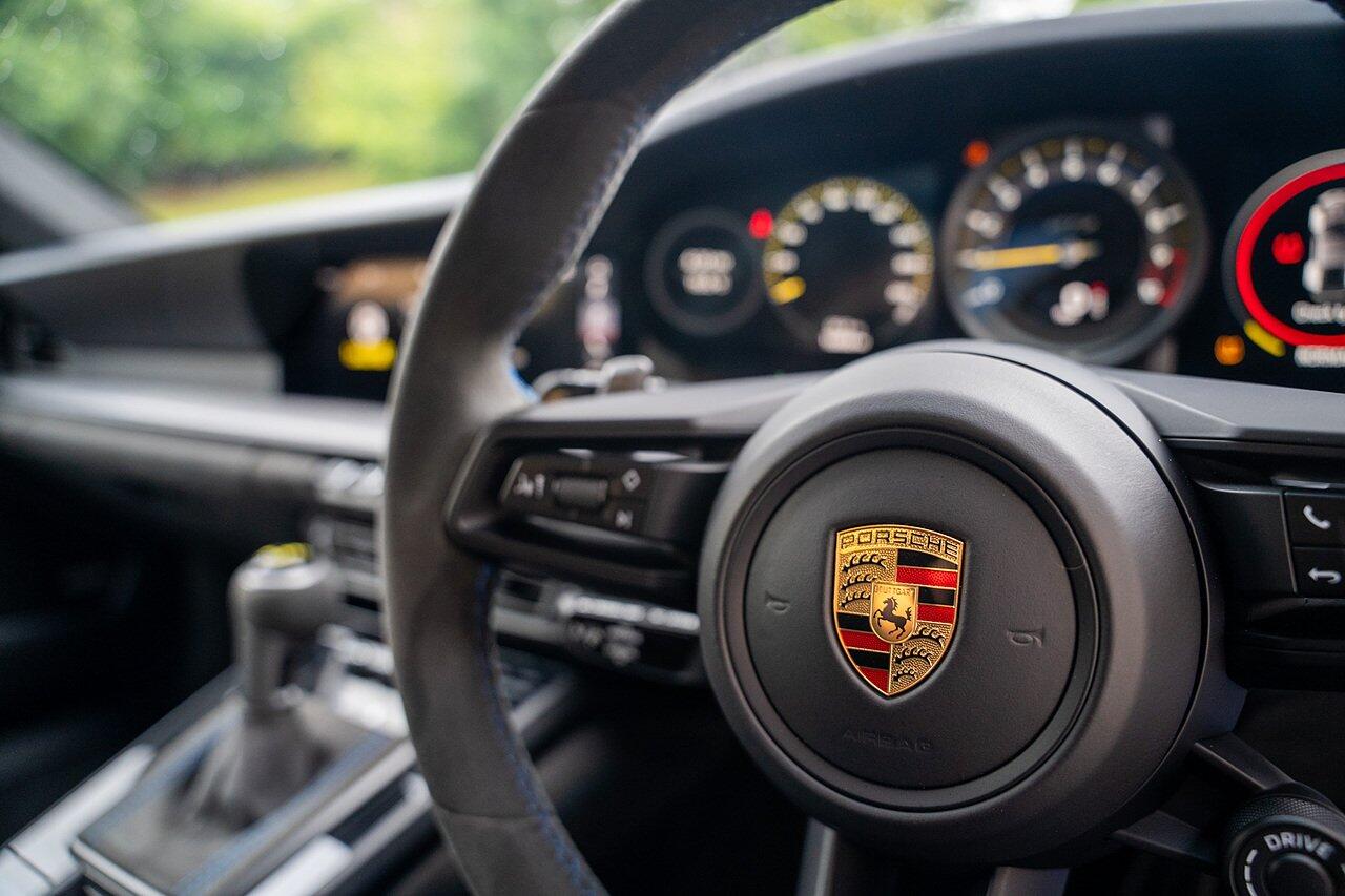 Porsche 911 view 68
