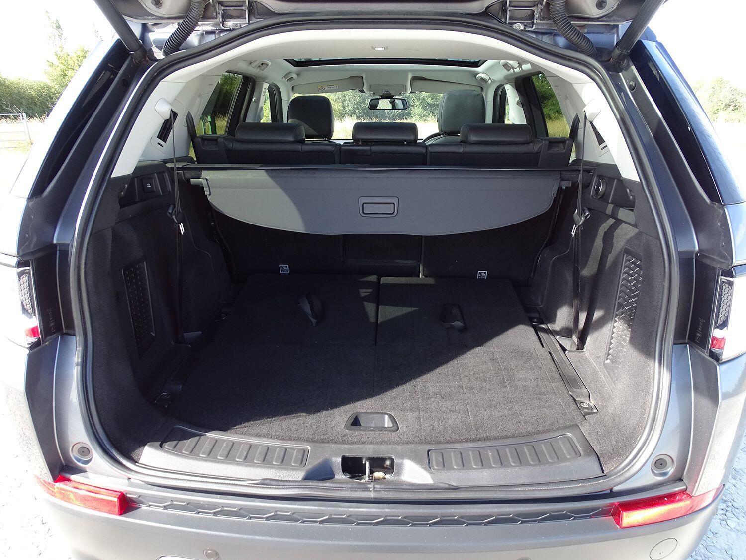 Land Rover Discovery Sport view 6