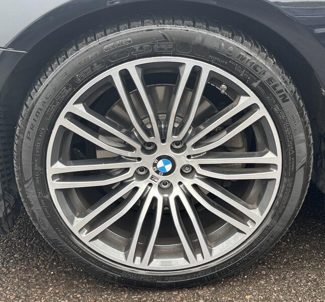 2017 BMW 5 Series image 22