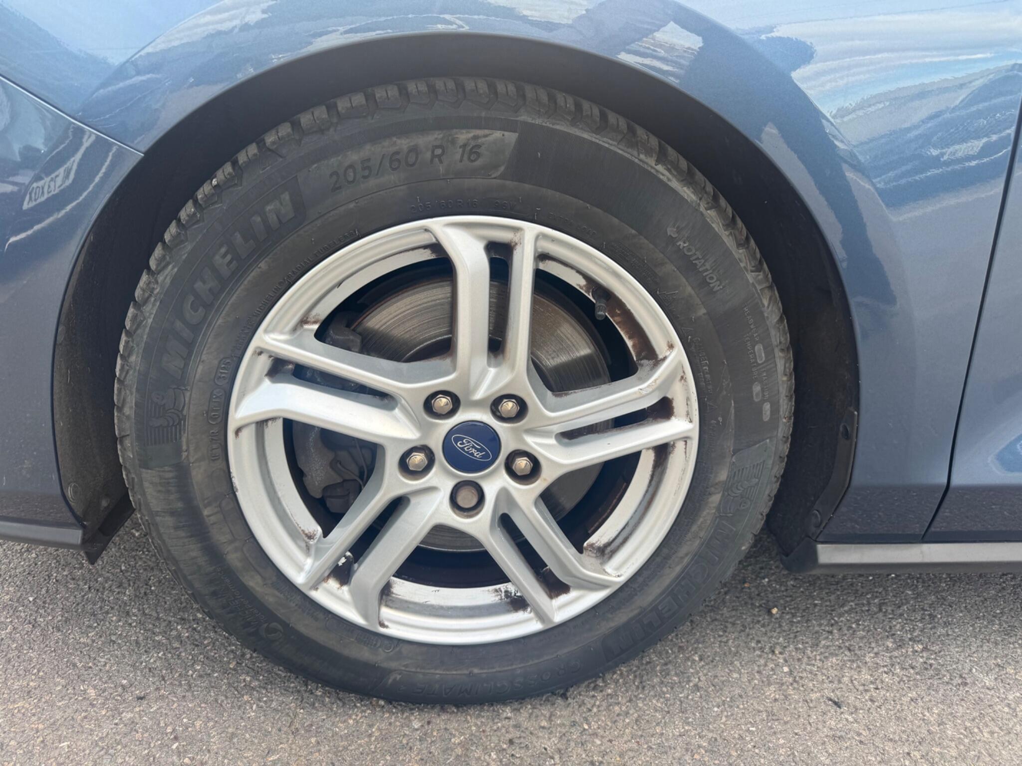 Ford Focus view 24