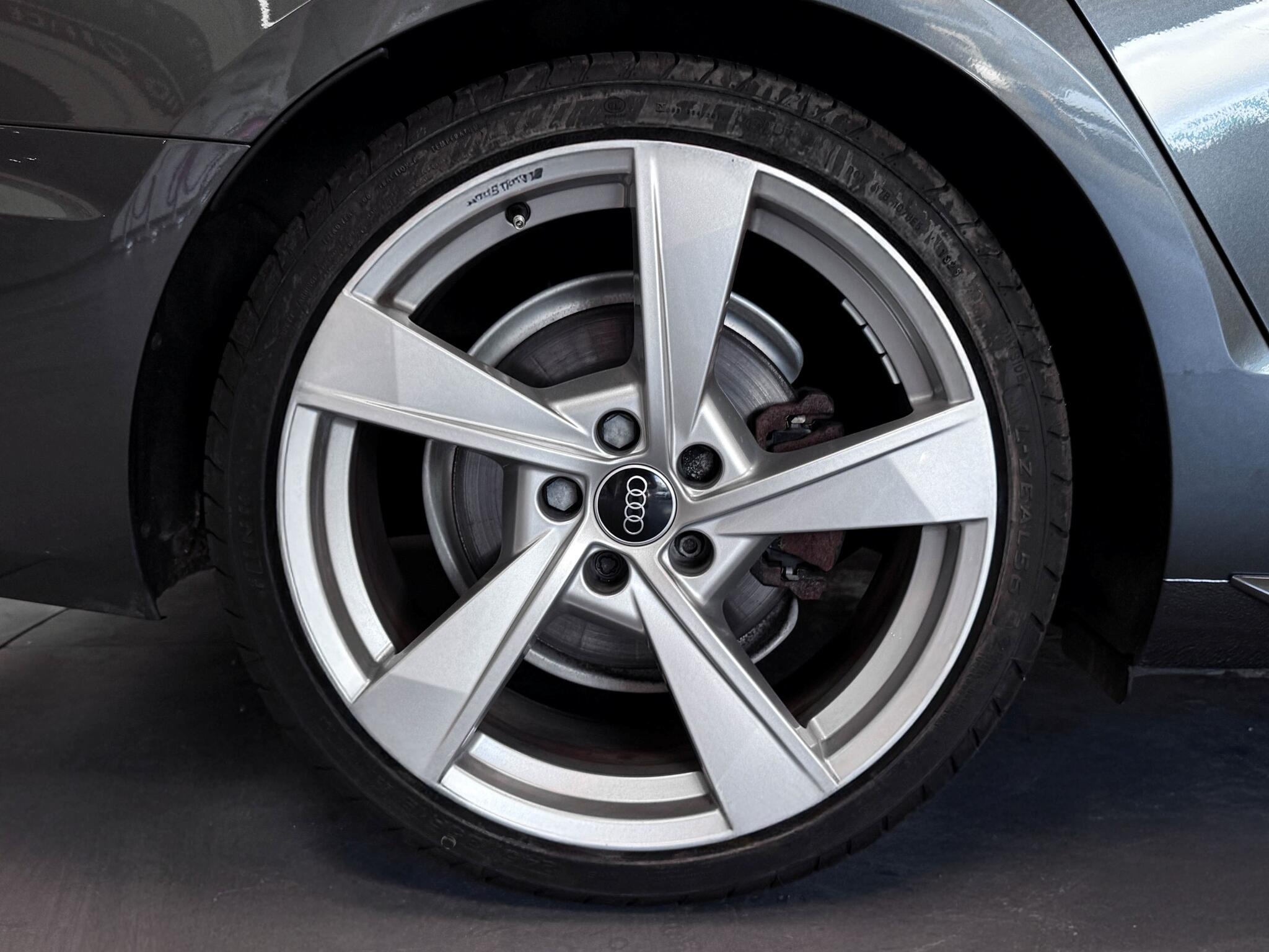 Audi A4 view 62