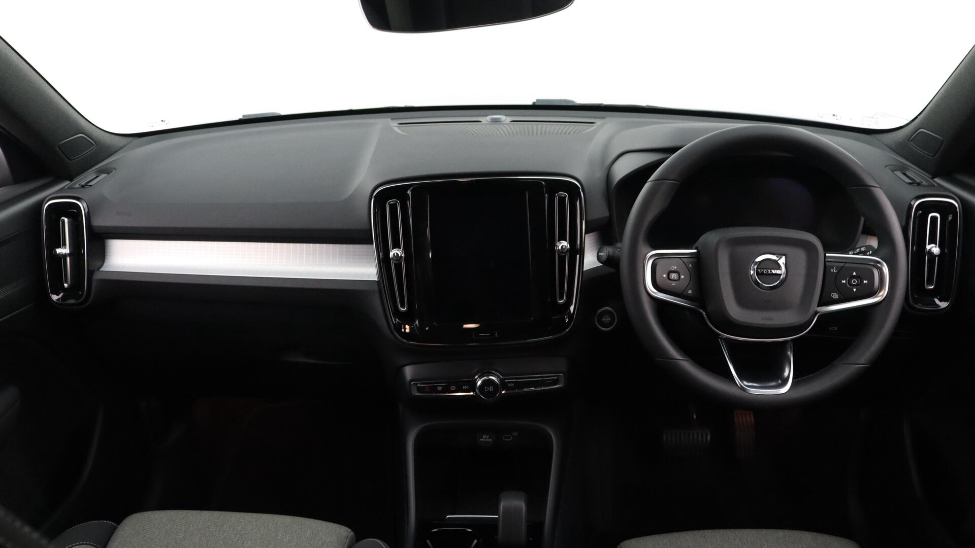 Volvo XC40 view 5
