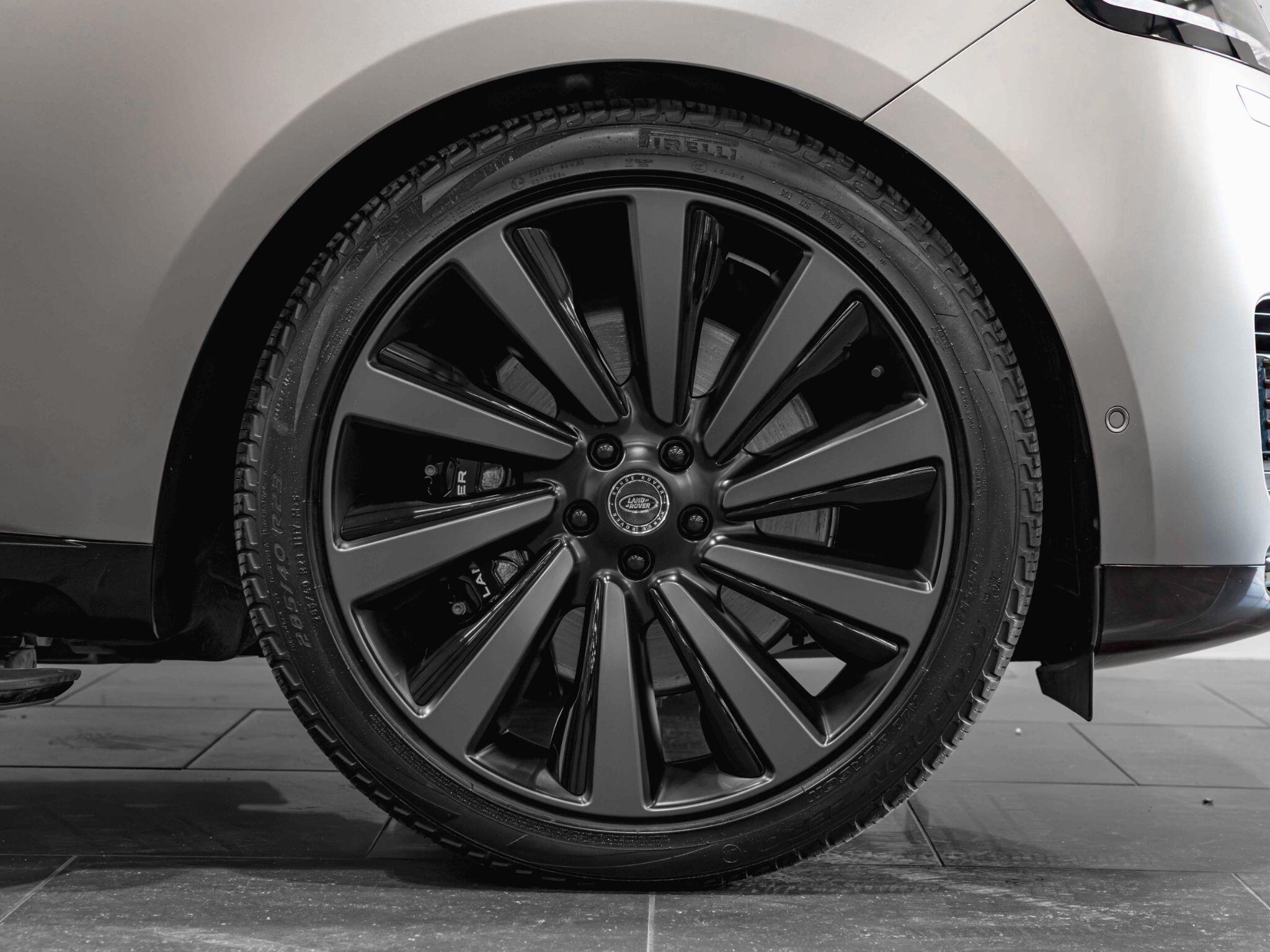 Land Rover Range Rover view 7