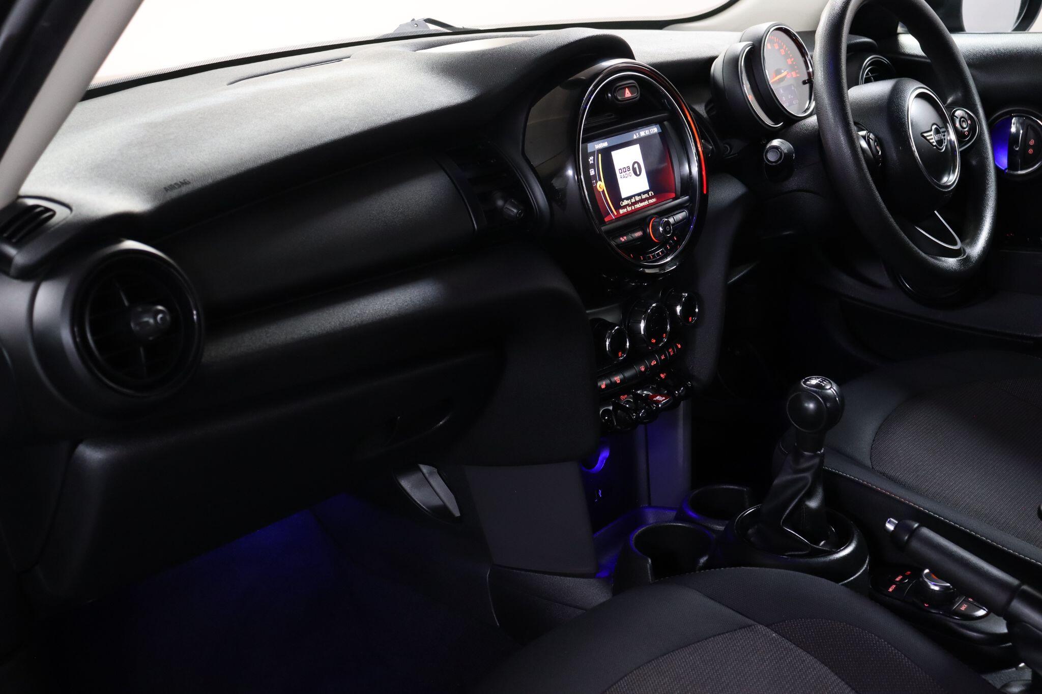 Mini Hatch view 34