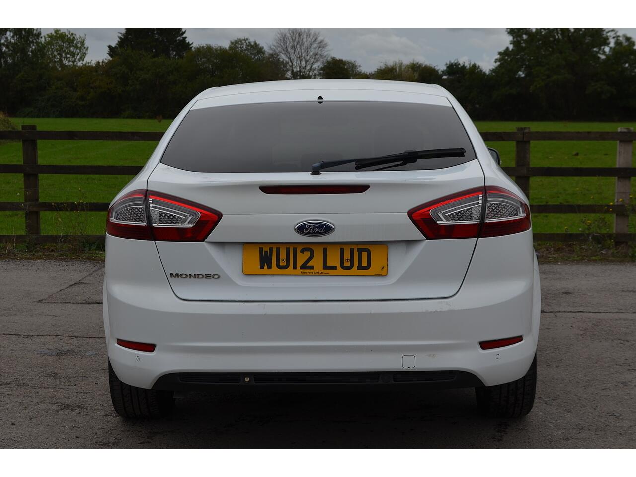 Ford Mondeo view 7