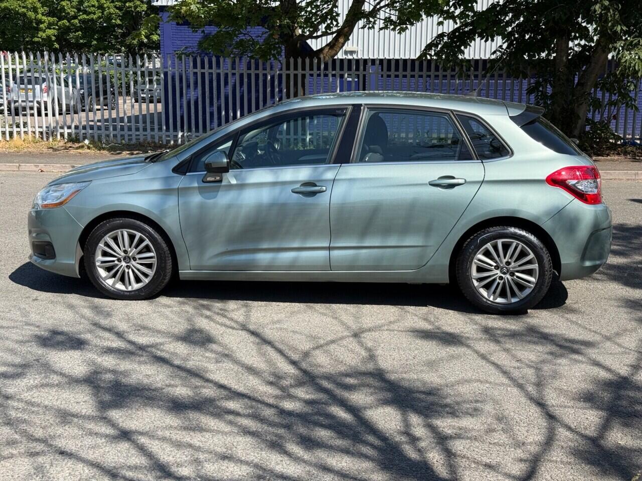 Citroen C4 view 4