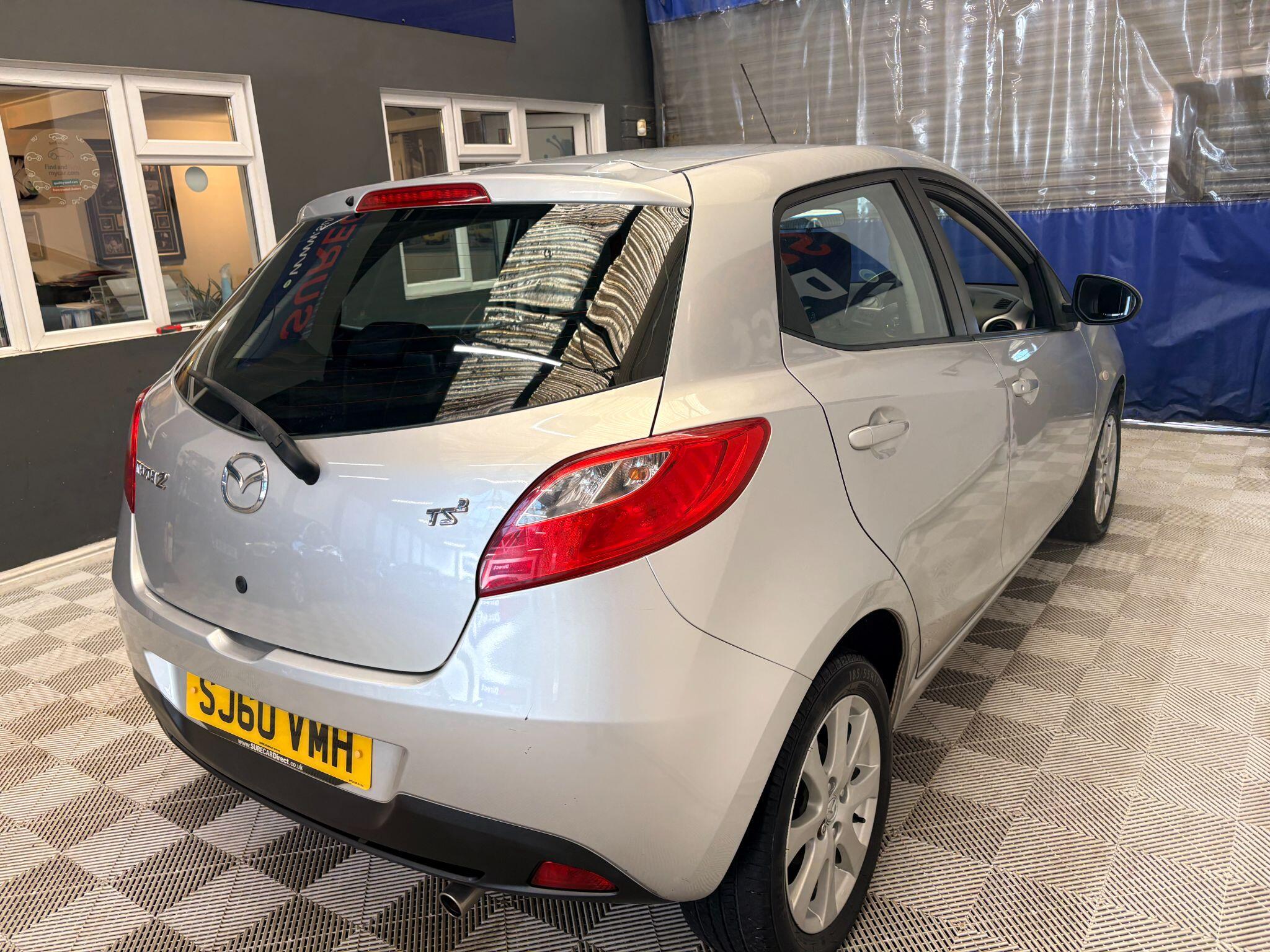Mazda Mazda2 view 5