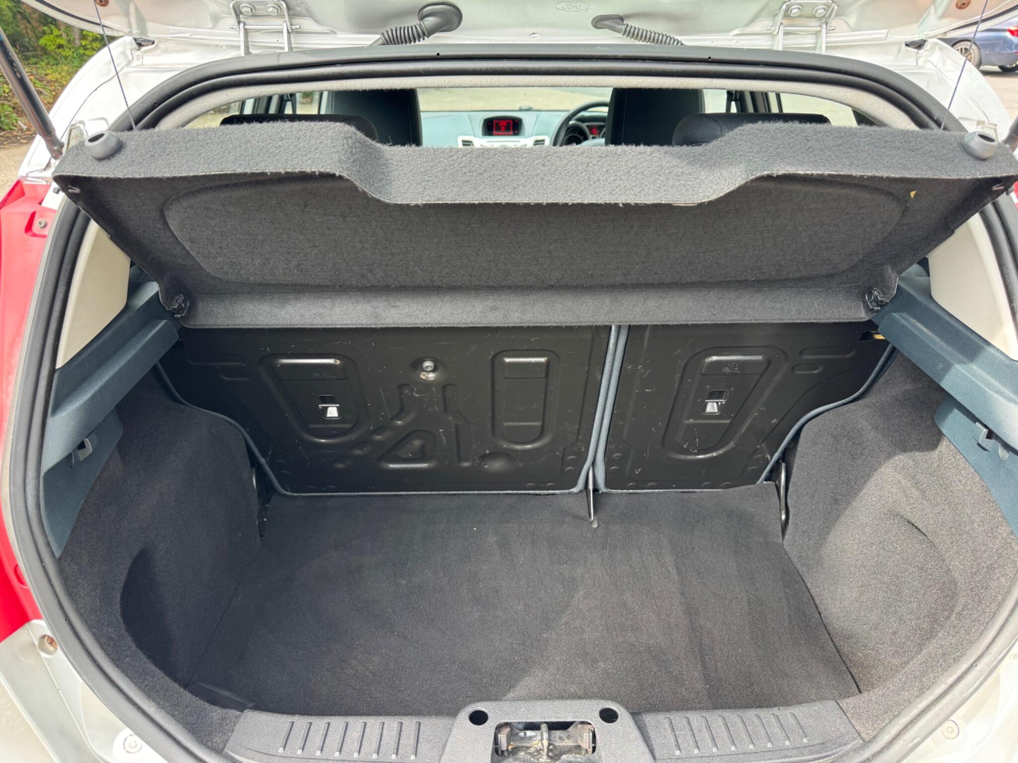Ford Fiesta view 21