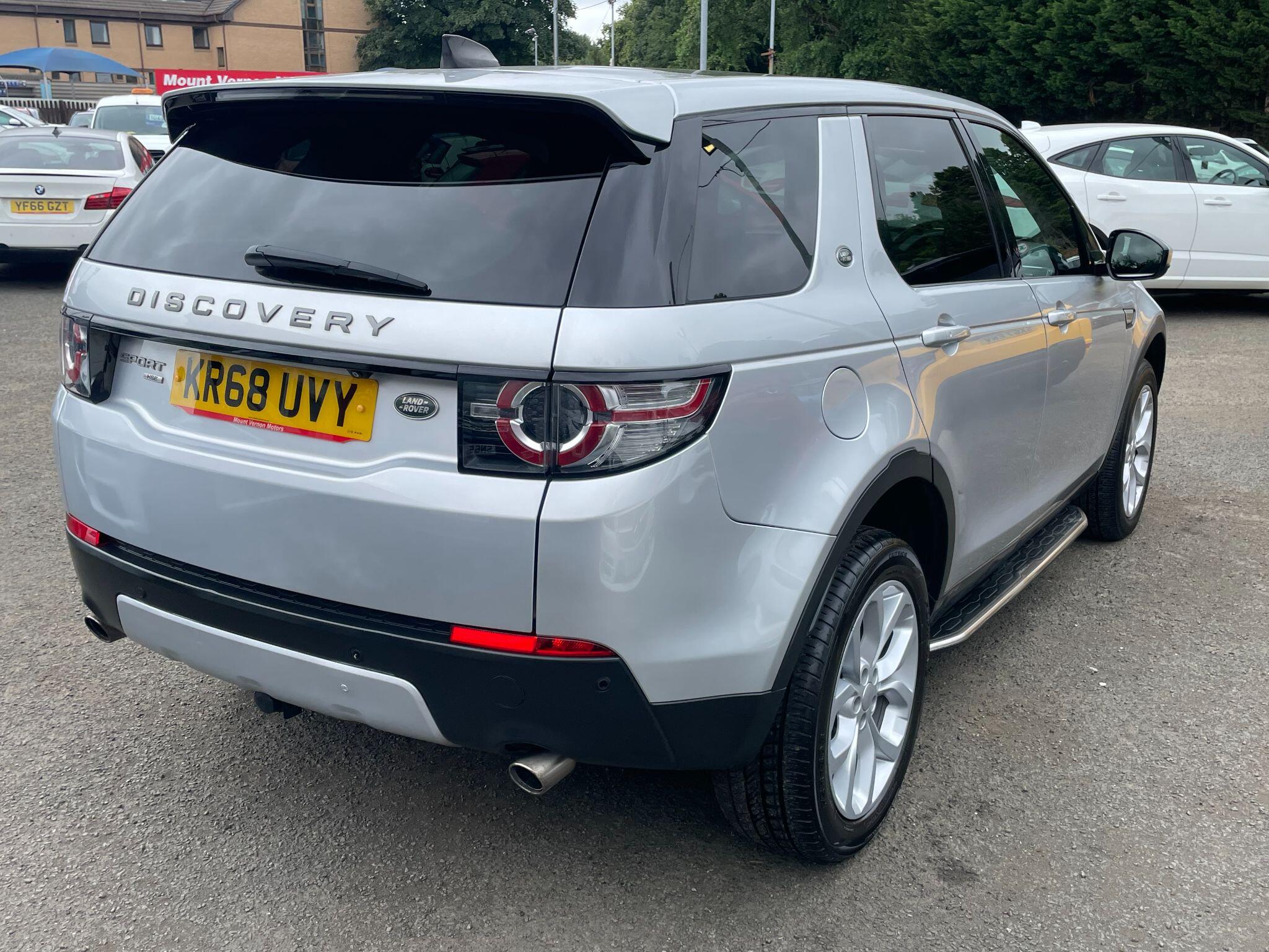 Land Rover Discovery Sport view 11