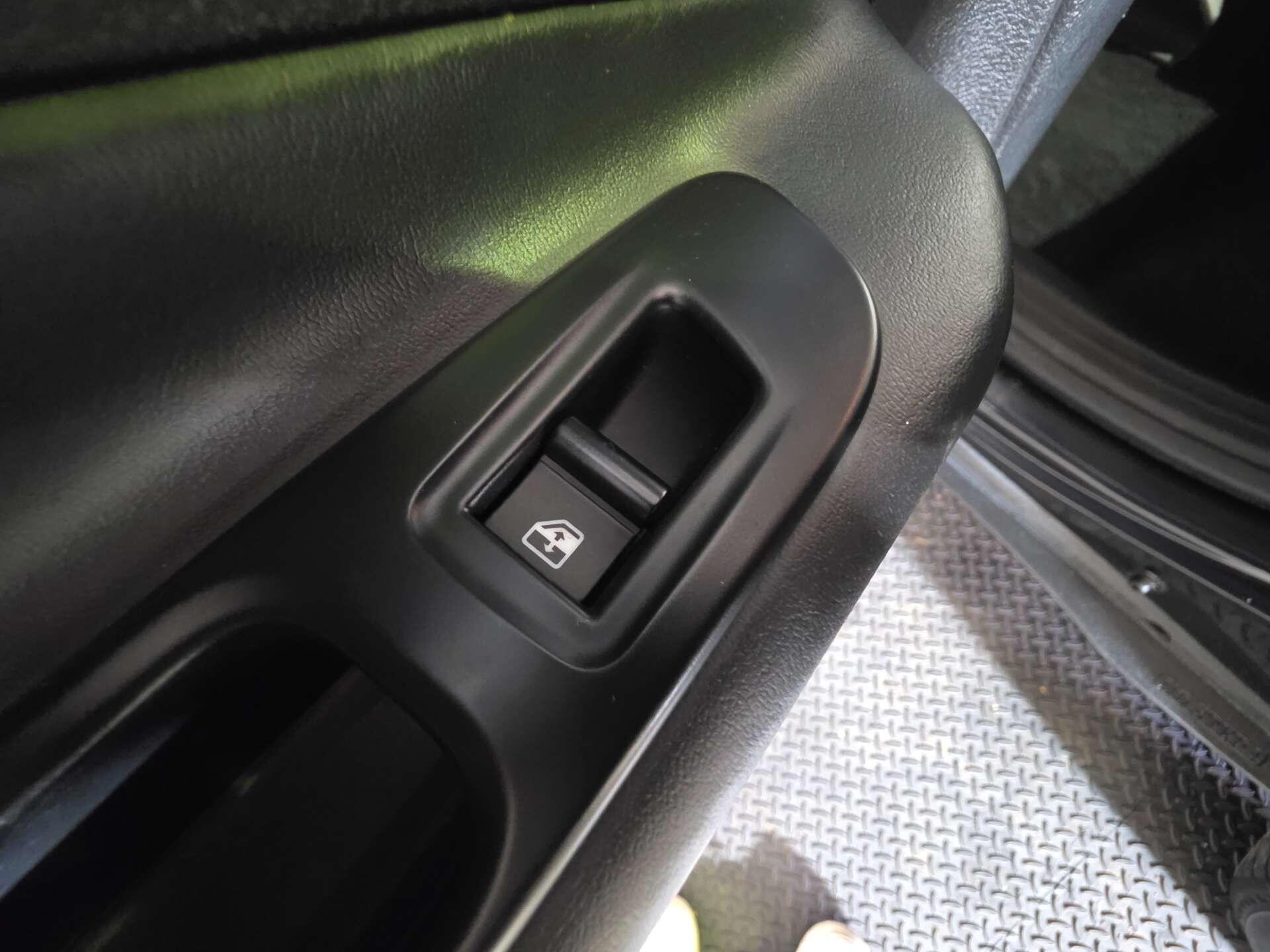 Jeep Renegade view 40