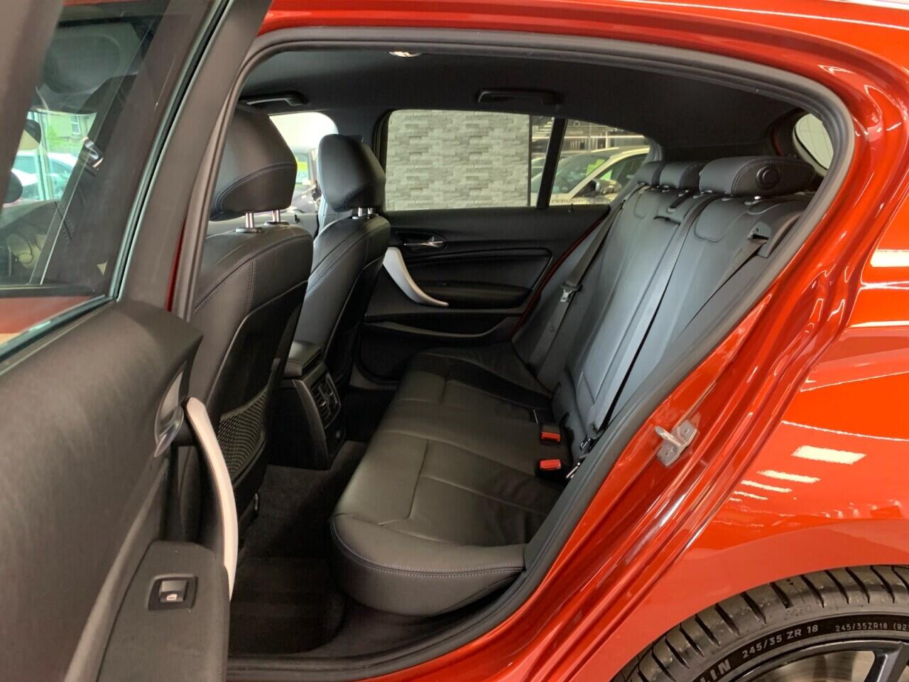 BMW 1 Series view 27
