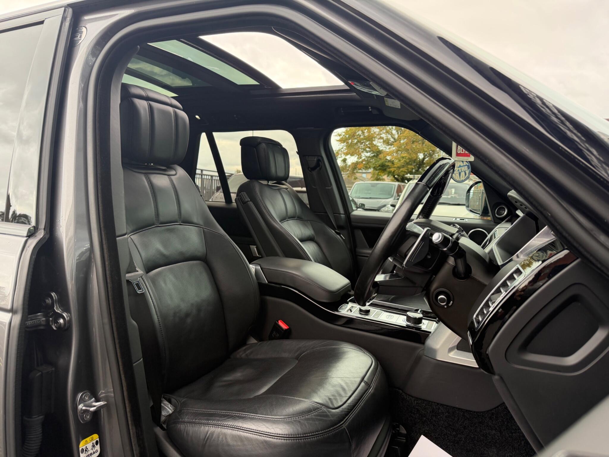 Land Rover Range Rover view 12