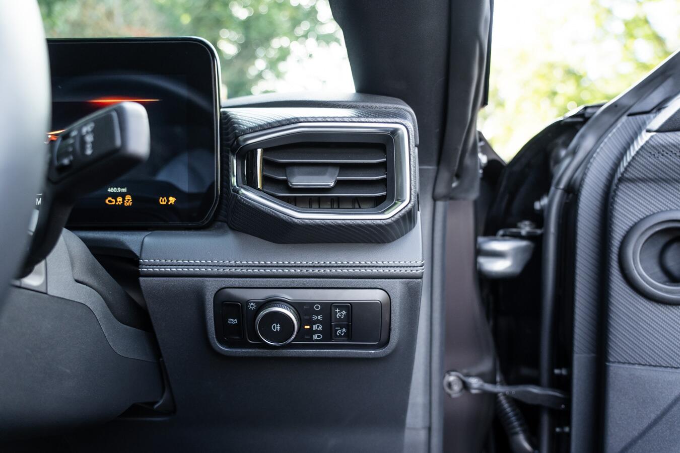 Ford Mustang view 40
