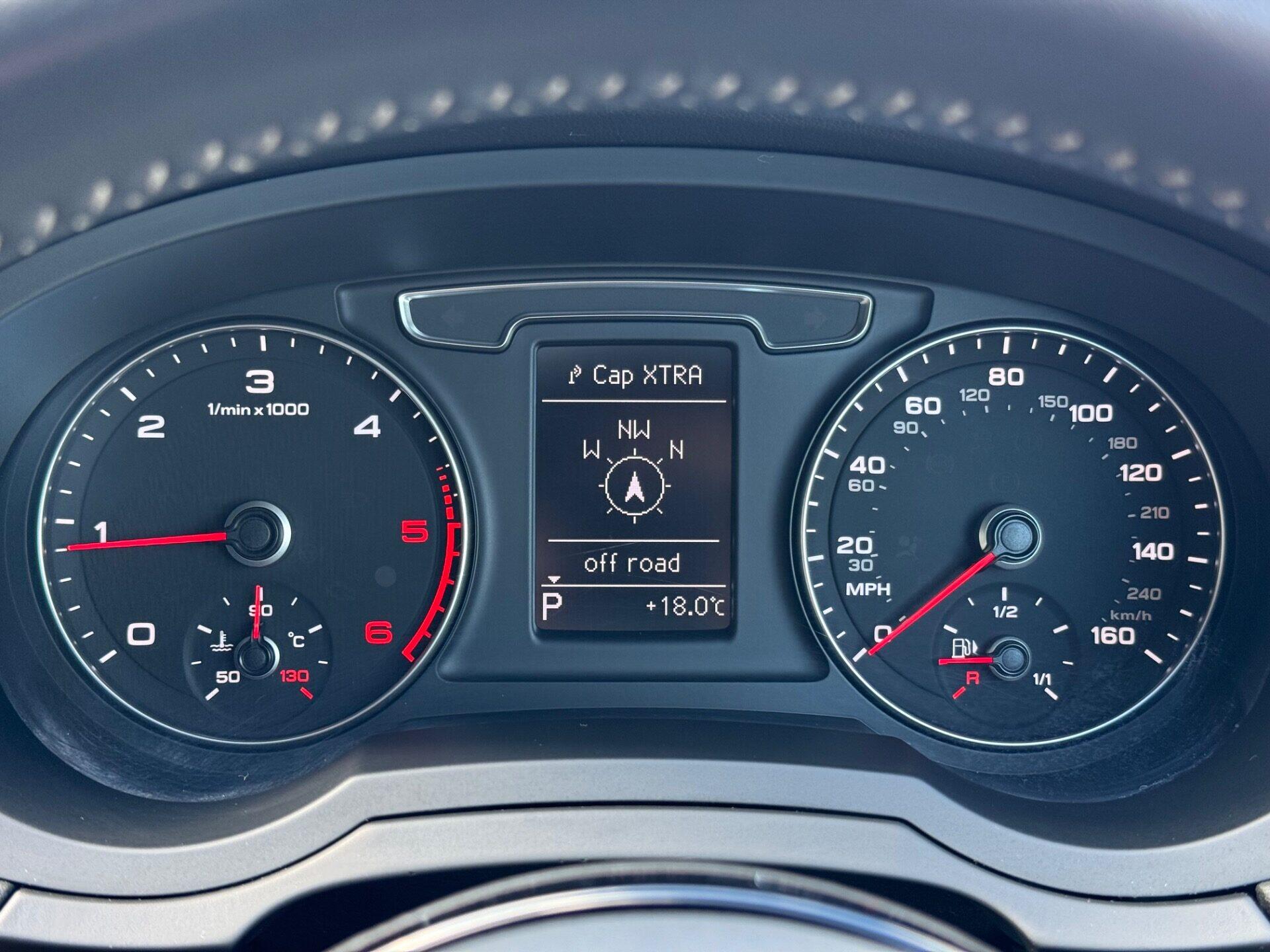 Audi Q3 view 36