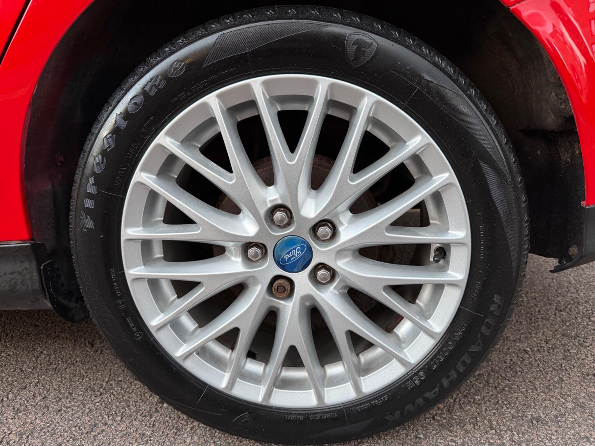 Ford Focus view 25