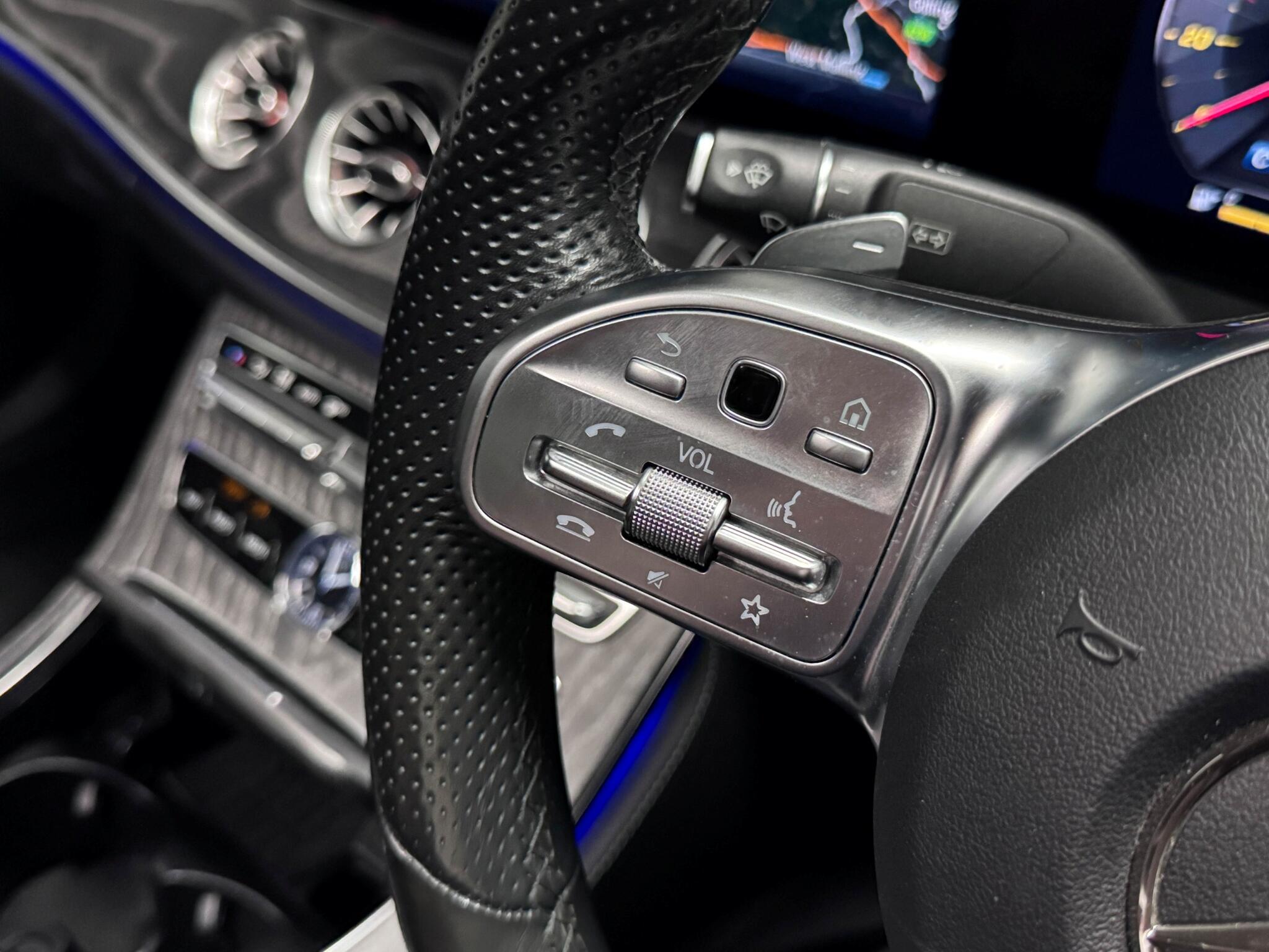 Mercedes-Benz CLS view 13