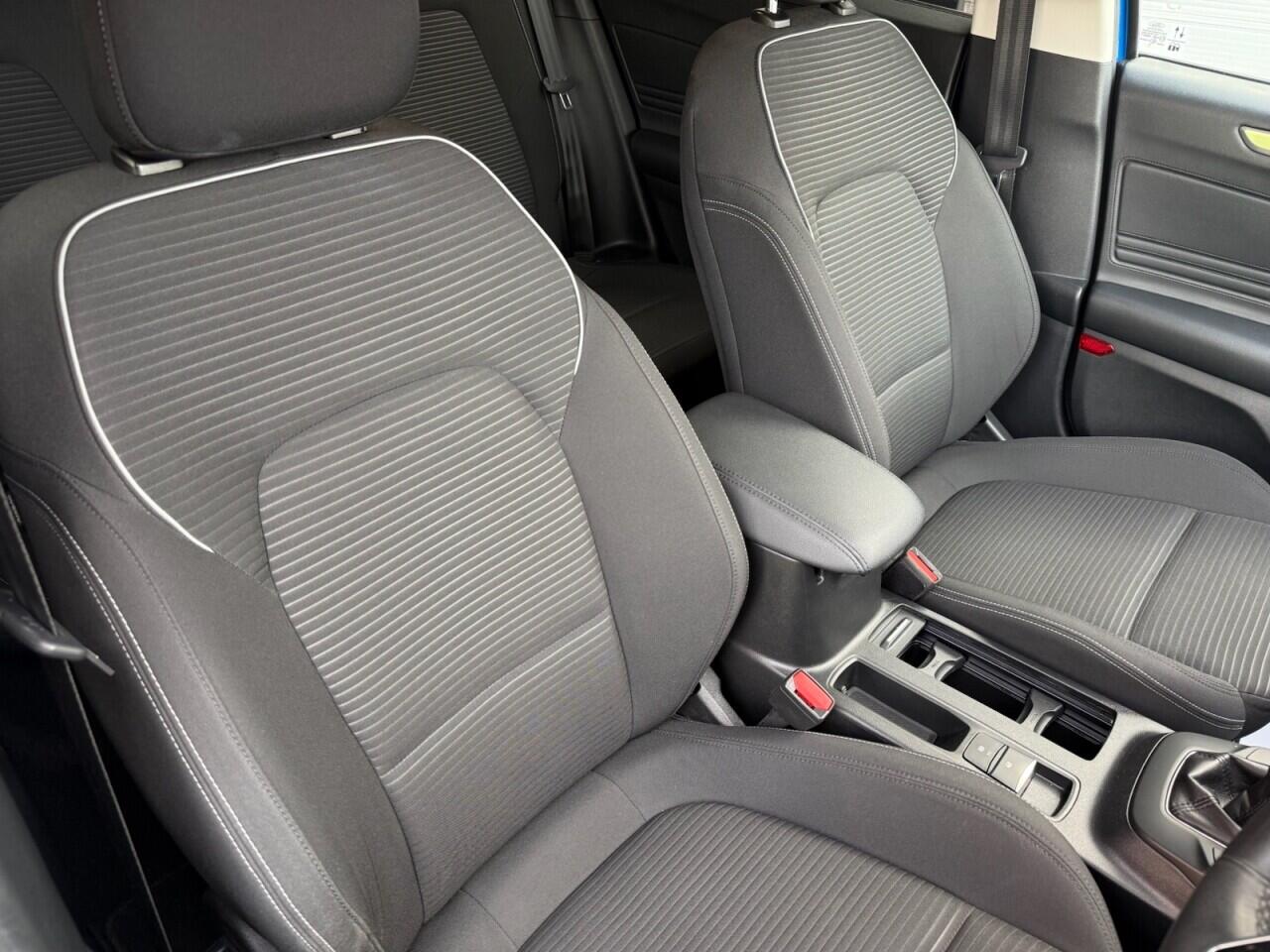 Ford Focus view 14