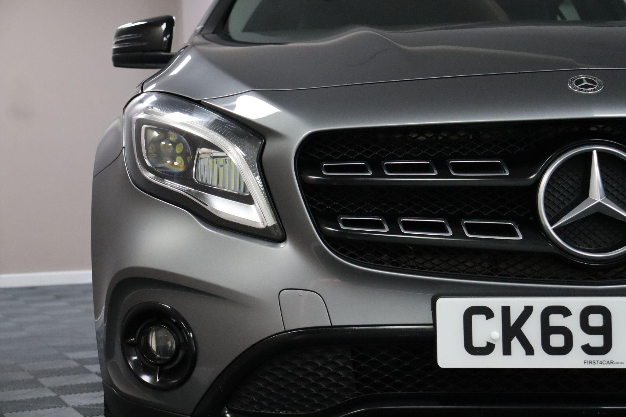 Mercedes-Benz Gla view 25