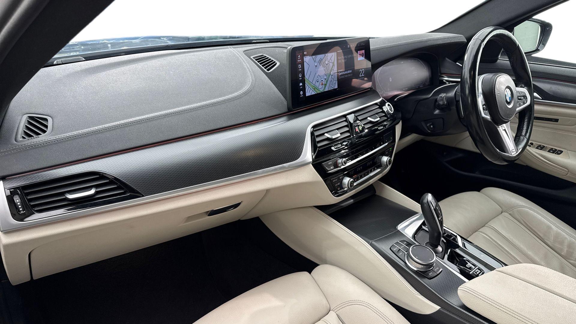BMW 5 Series view 7