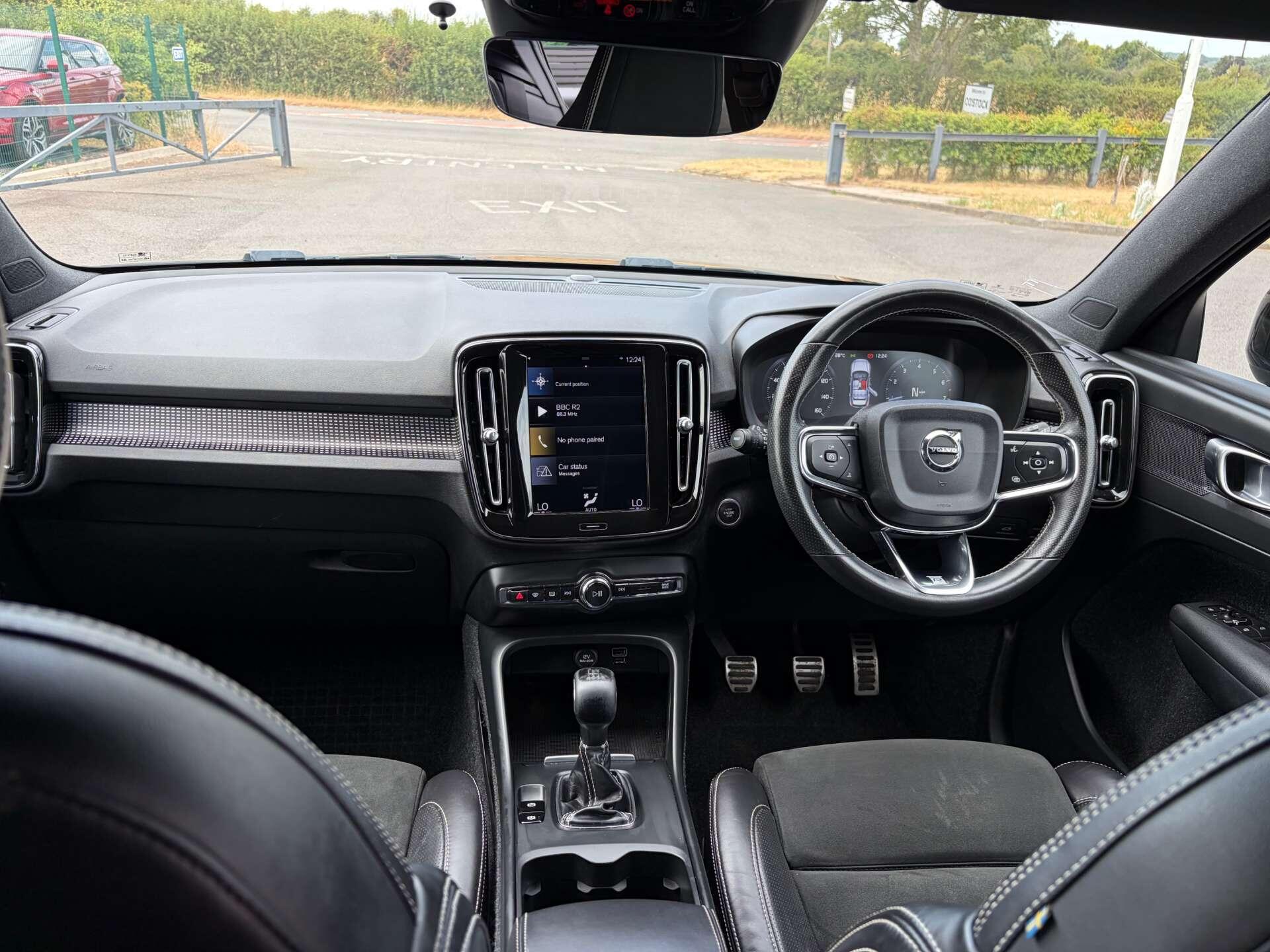 Volvo XC40 view 31