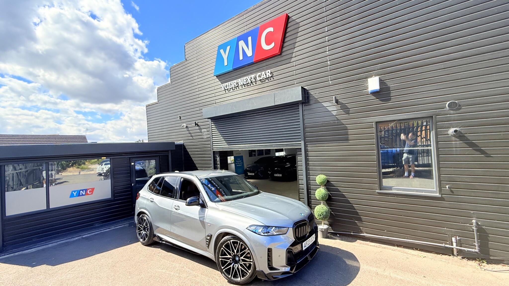 BMW X5 view 3