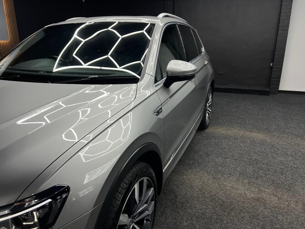 Volkswagen Tiguan view 23