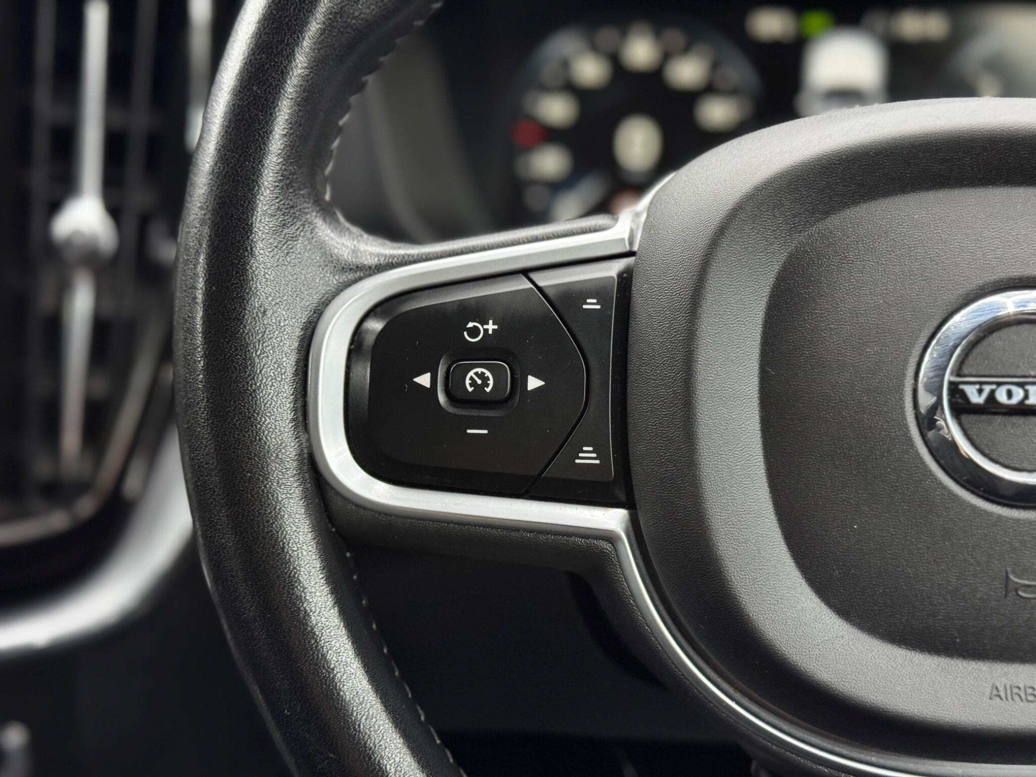 Volvo XC60 view 20