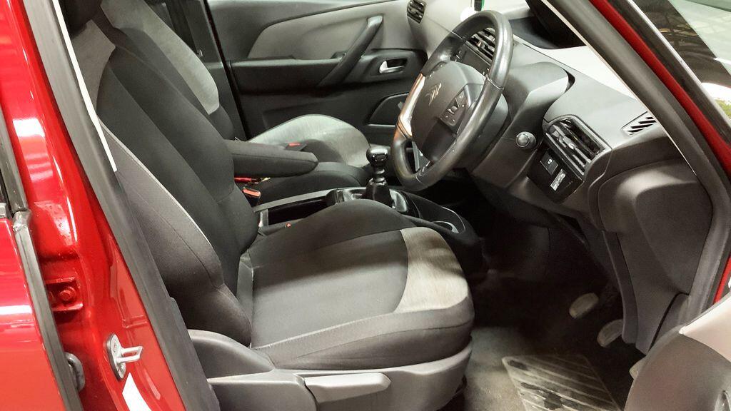 Citroen Grand C4 Spacetourer view 11