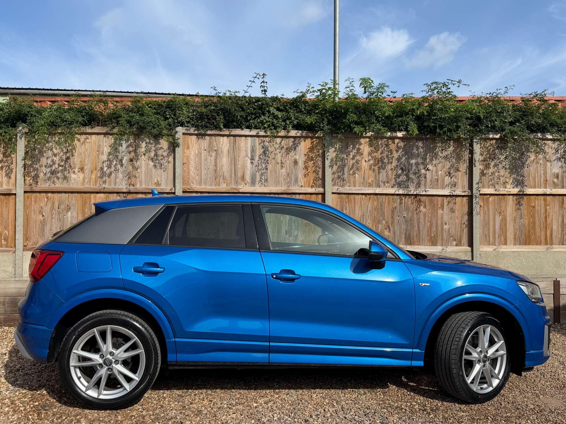 Audi Q2 view 12